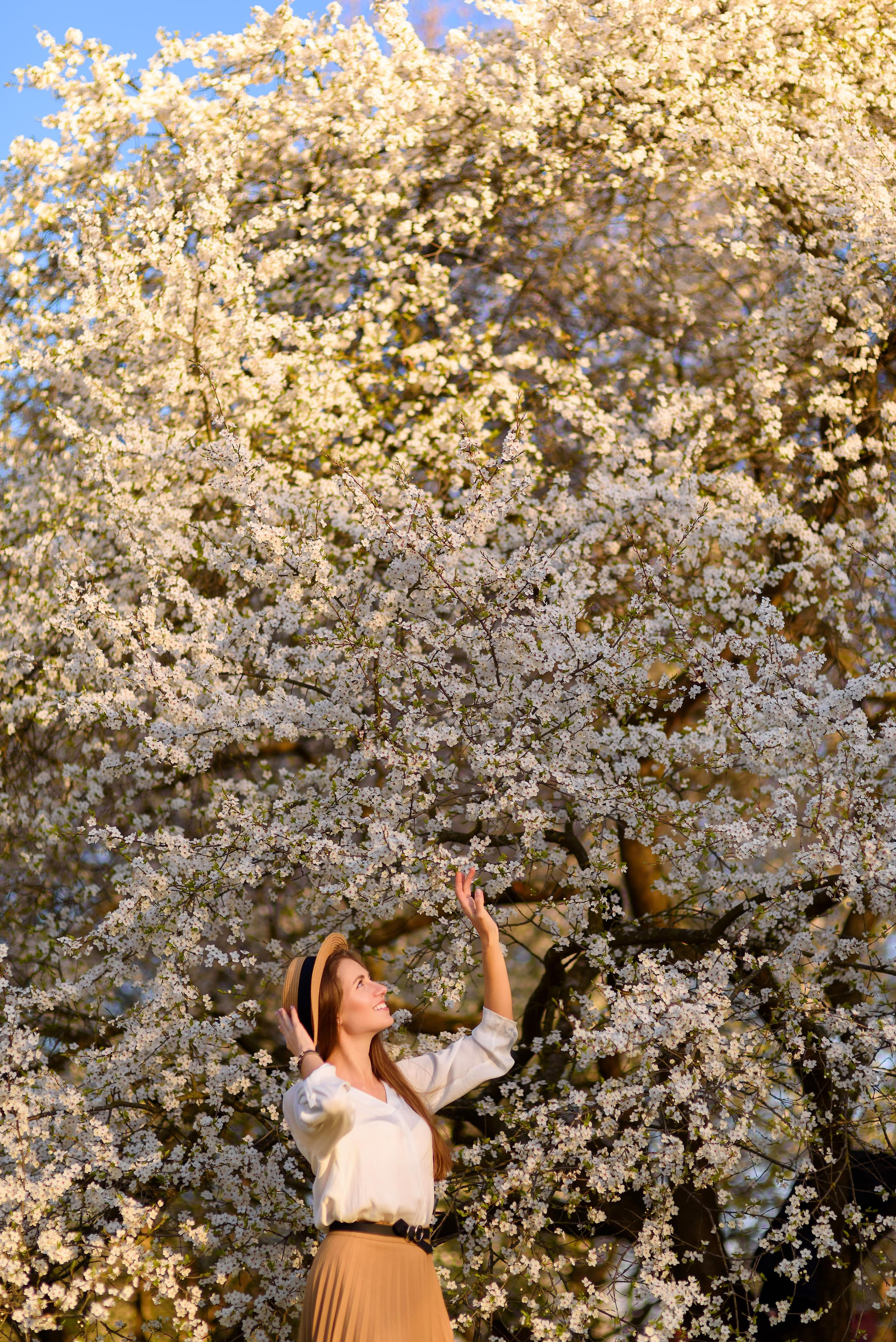 Съёмка в цветущих садах. Семейный фотограф и фотограф новорожденных в Вильнюсе Ирина Беленкевич