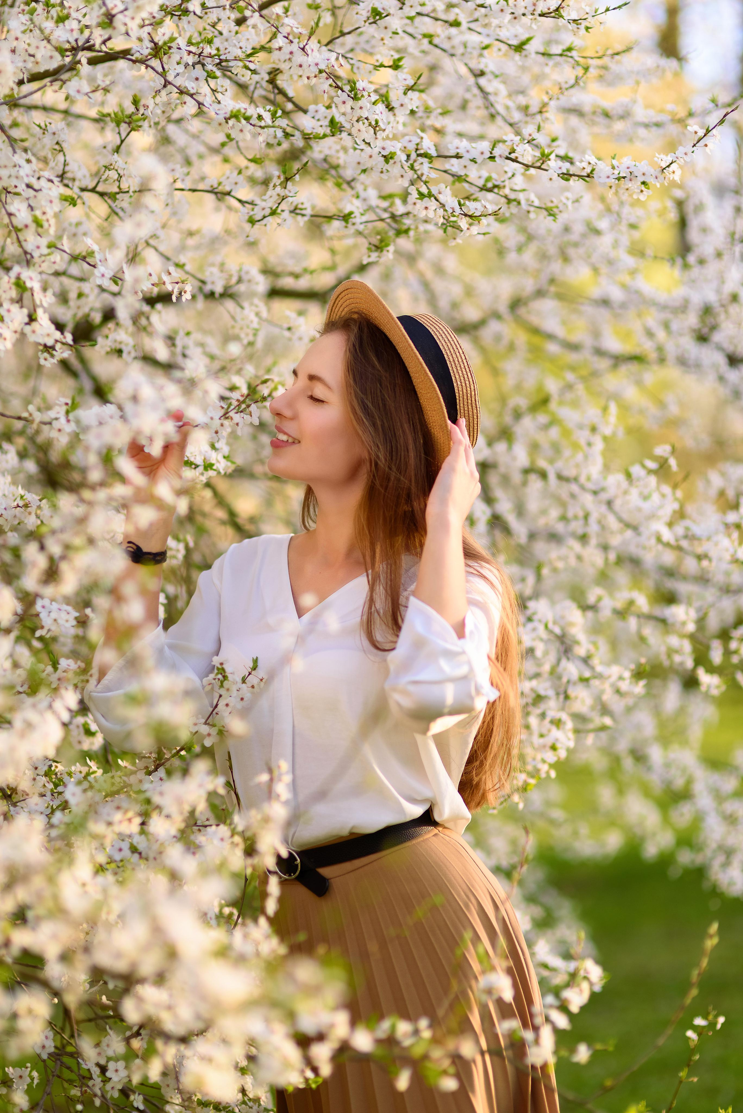 Съёмка в цветущих садах. Семейный фотограф и фотограф новорожденных в Вильнюсе Ирина Беленкевич