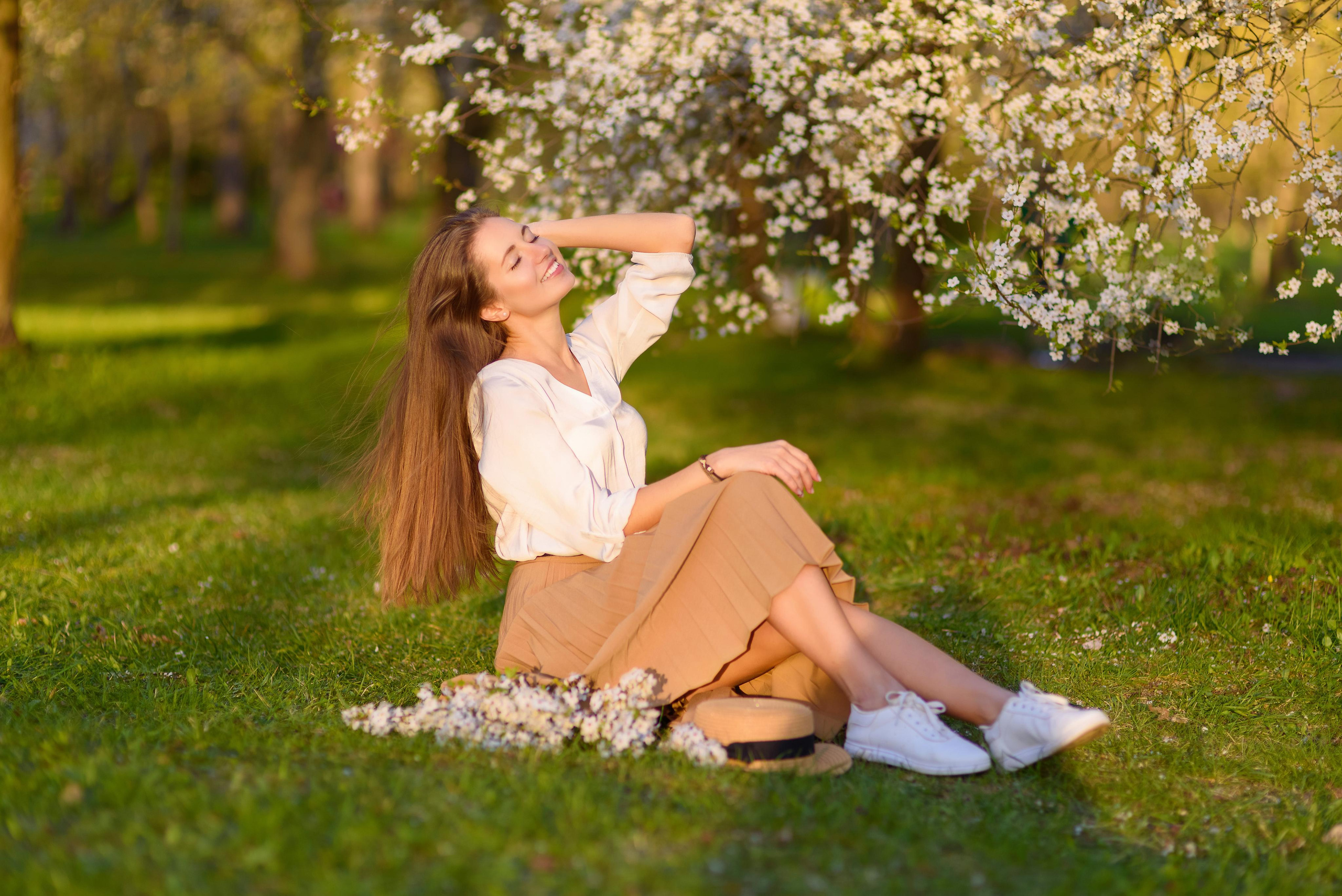Съёмка в цветущих садах. Семейный фотограф и фотограф новорожденных в Вильнюсе Ирина Беленкевич