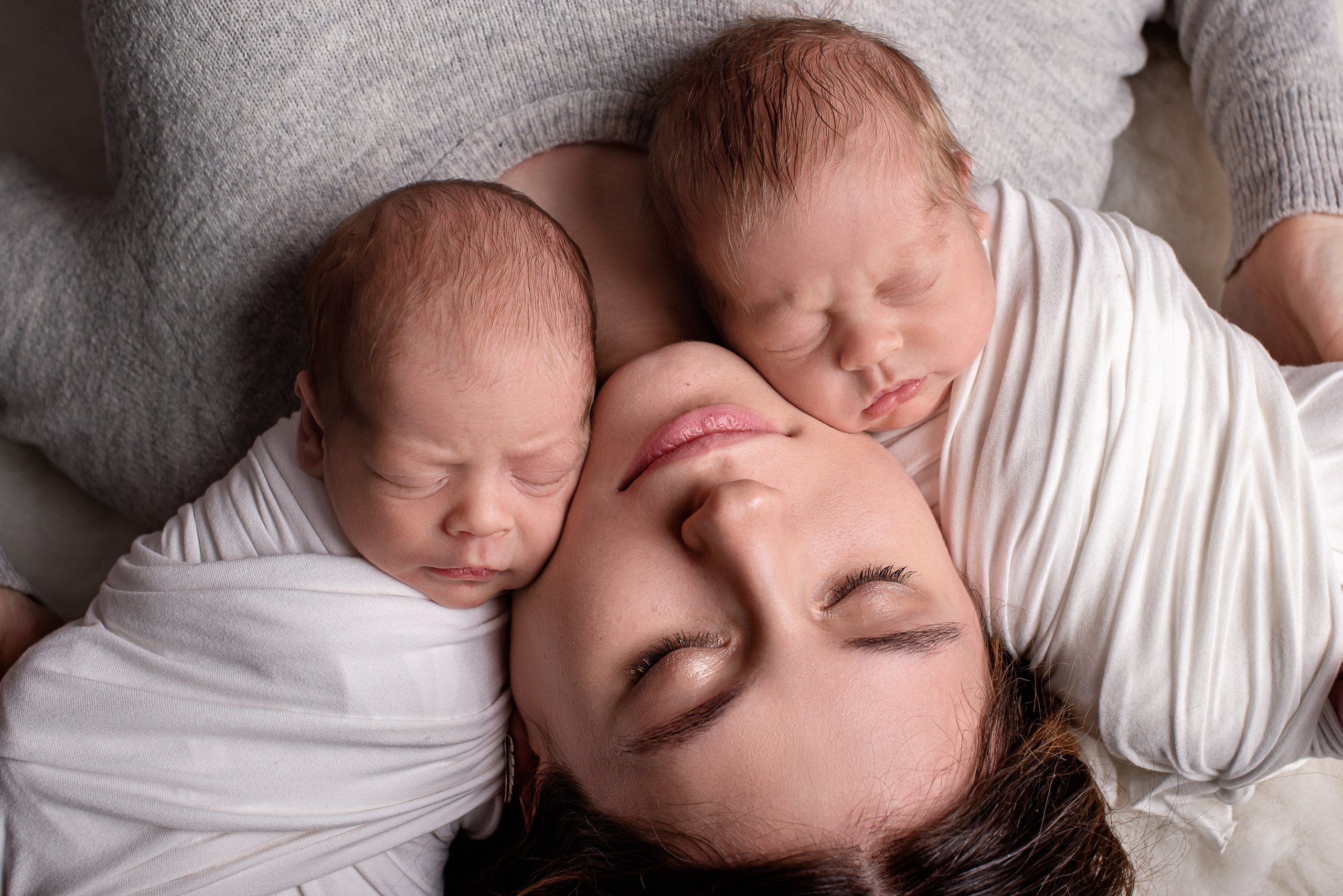 Neugeborenenfotos in Berlin – Studio oder bei Ihnen zu Hause