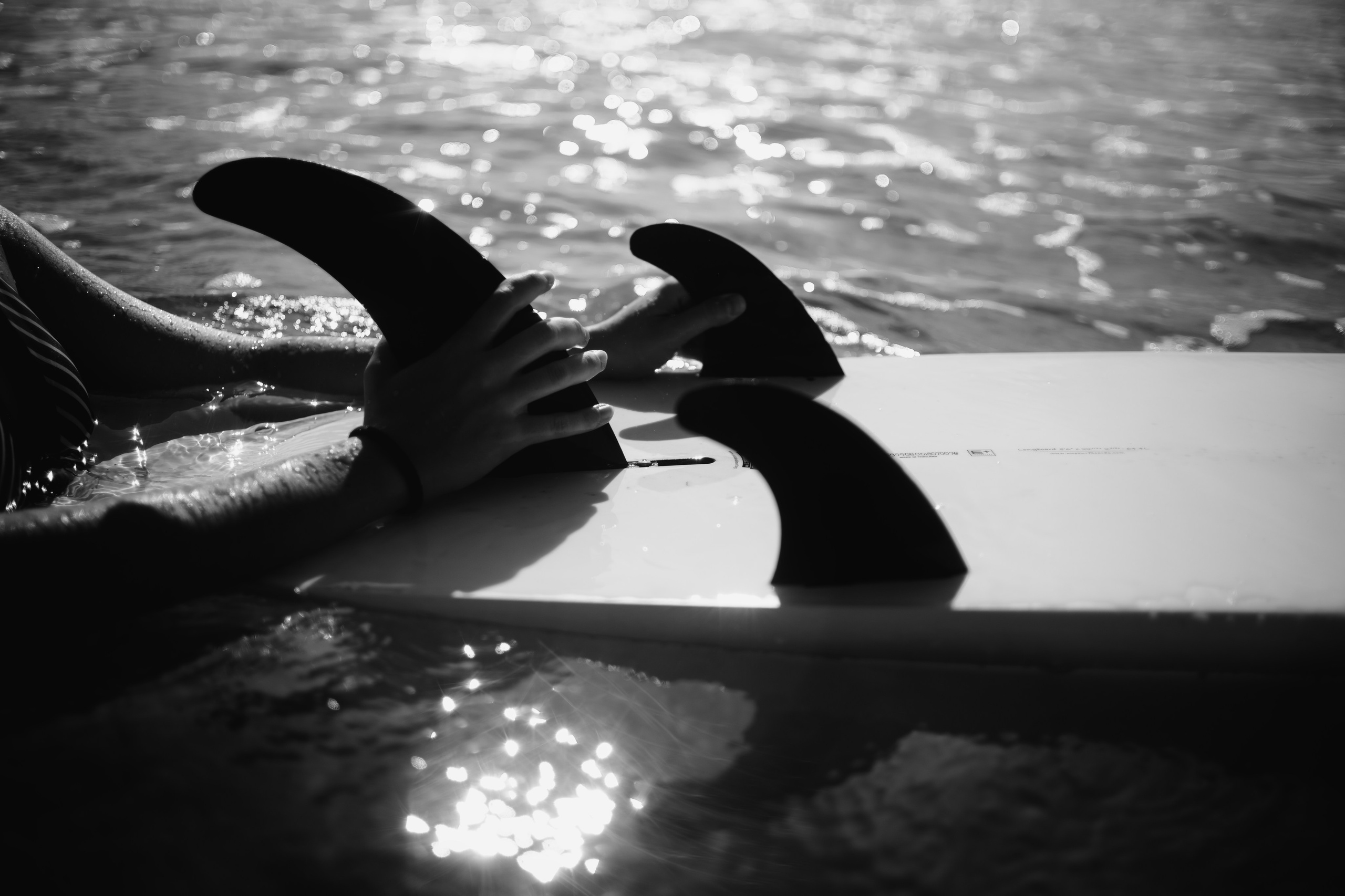 Photoshoot with a surfboard | BW