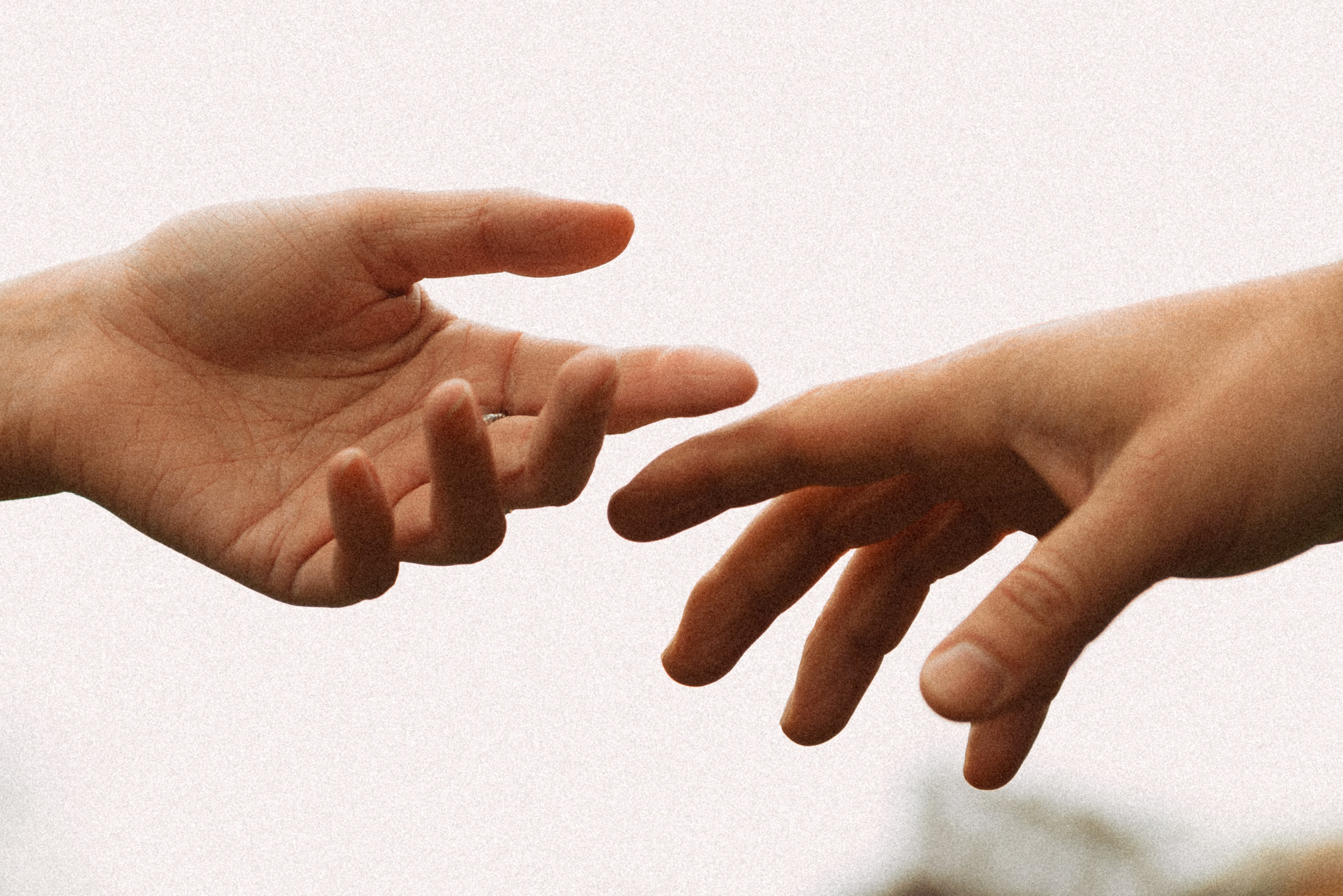 Engagement in Milan. Honeymoon. Private photographer in Milan. Milan love story photographer. Proposal photoshoot Milan