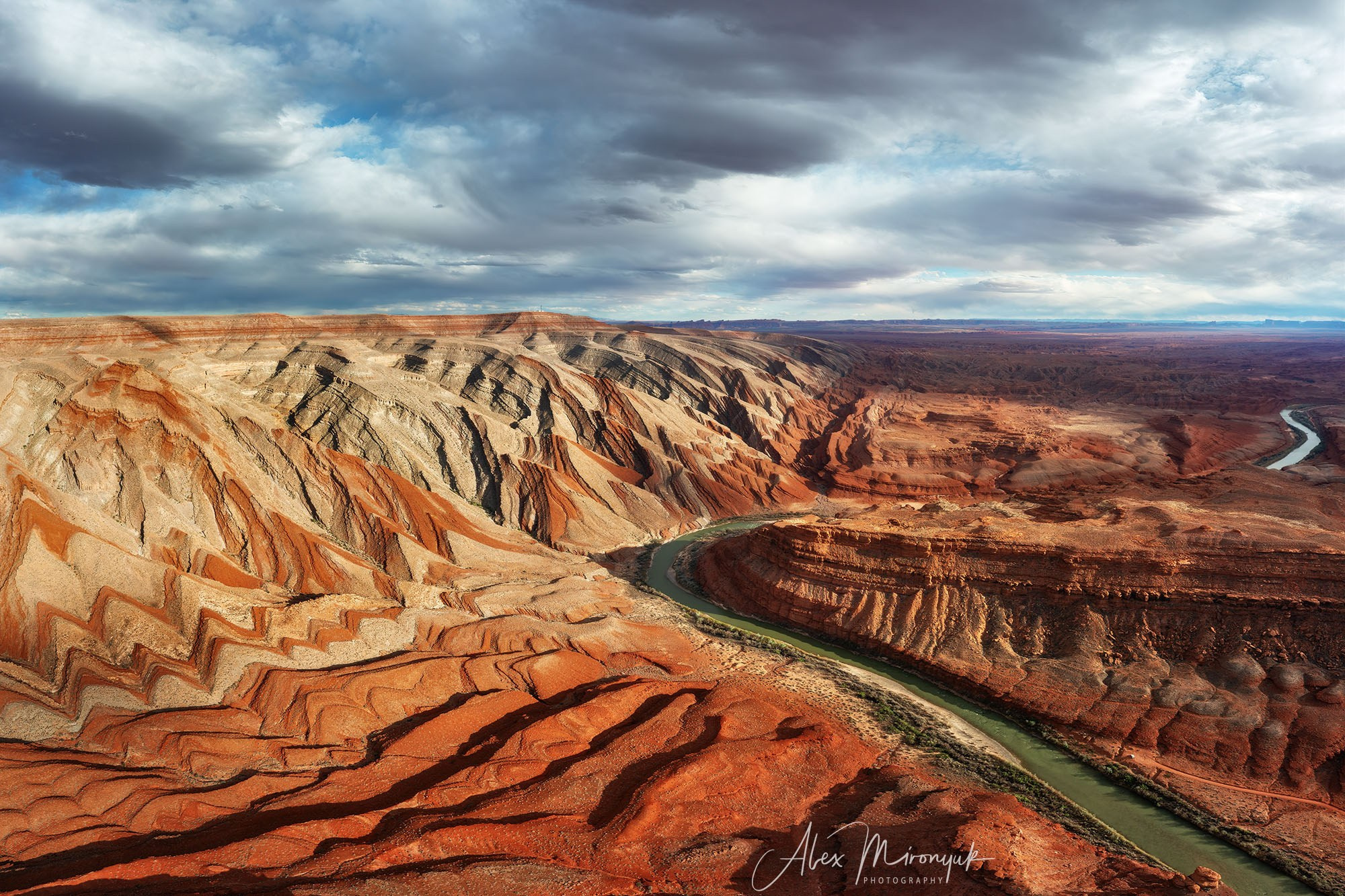 Eagle’s View American Southwest. Pet, Senior, Landscape, portrait studio, photographer in Miami and Sou