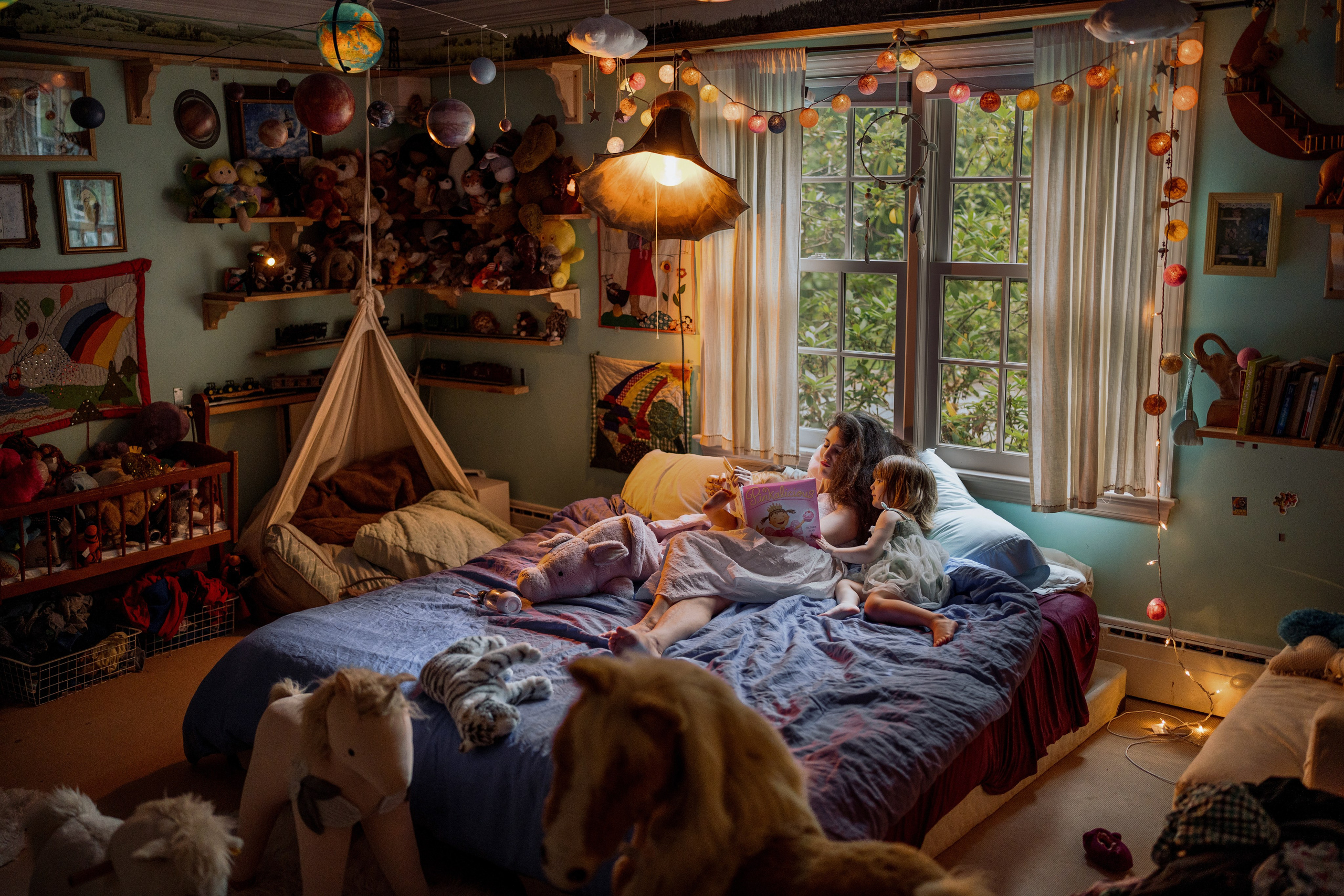 Family Photoshoot at Home in Philadelphia – Warm & Candid. Alisa Tant — Family and newborn photographer Bucks County, Montgomery county, Philadelphia, NJ