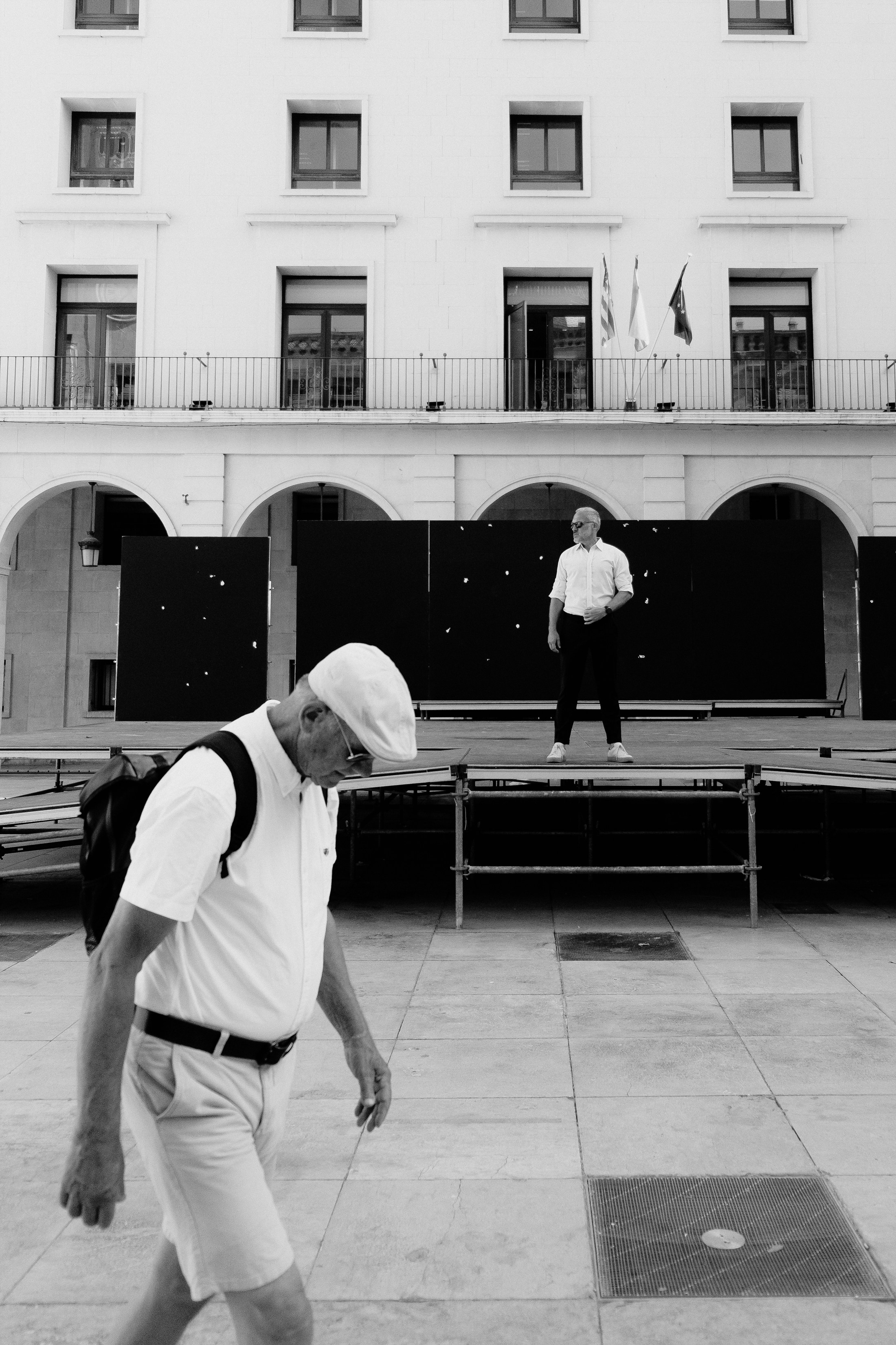 Портретная фотосессия музыканта Robert Skarsbakk в старом городе Аликанте для обложки альбома — Фотограф Андрей Луковников