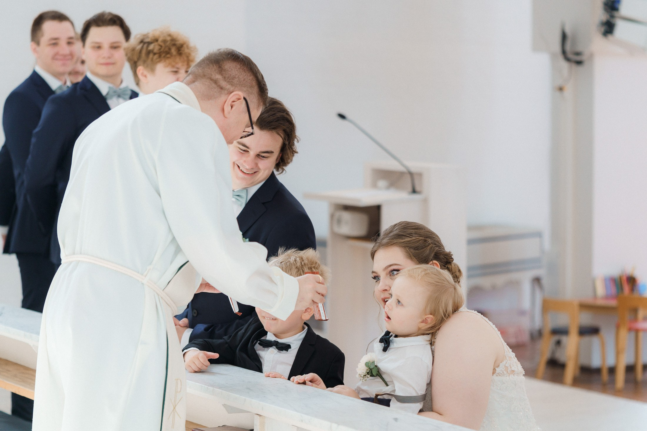 Häävalokuvaaja Helsingissä – Studiohappymoment | Romanttisia hetkiä