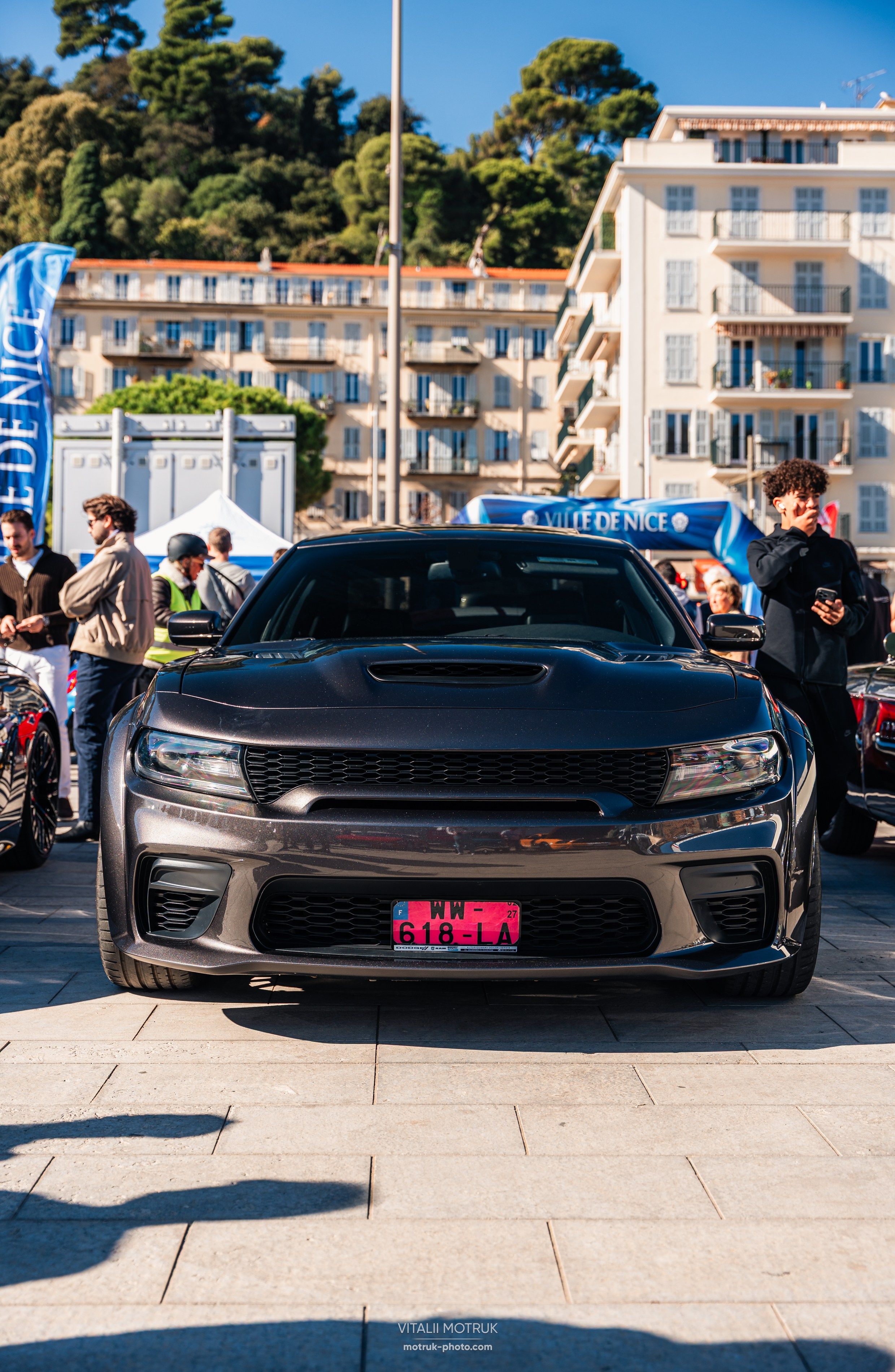 Cars and Socca. Photographe de voitures à Paris — Vitalii Motruk