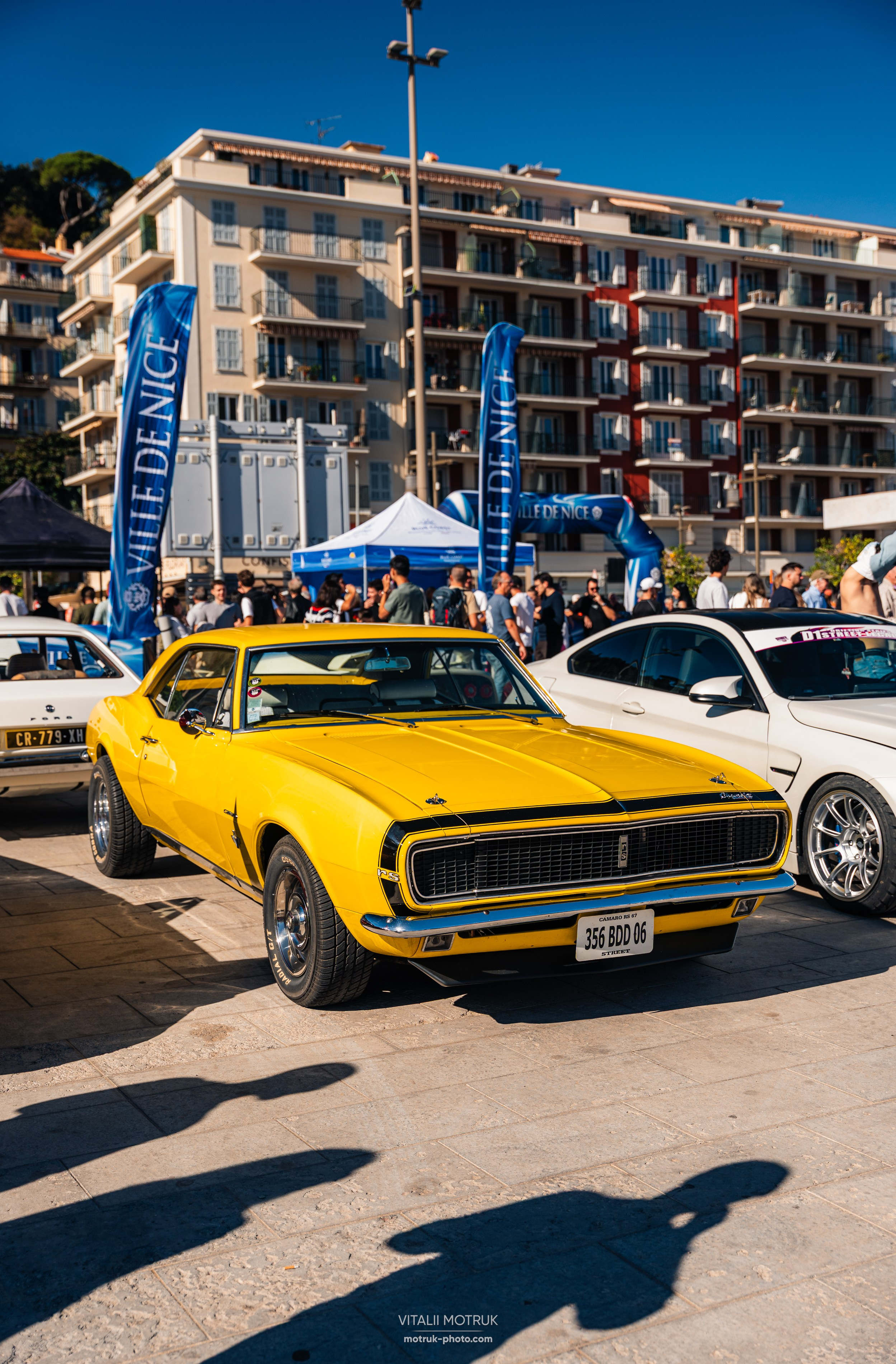 Cars and Socca. Photographe de voitures à Paris — Vitalii Motruk