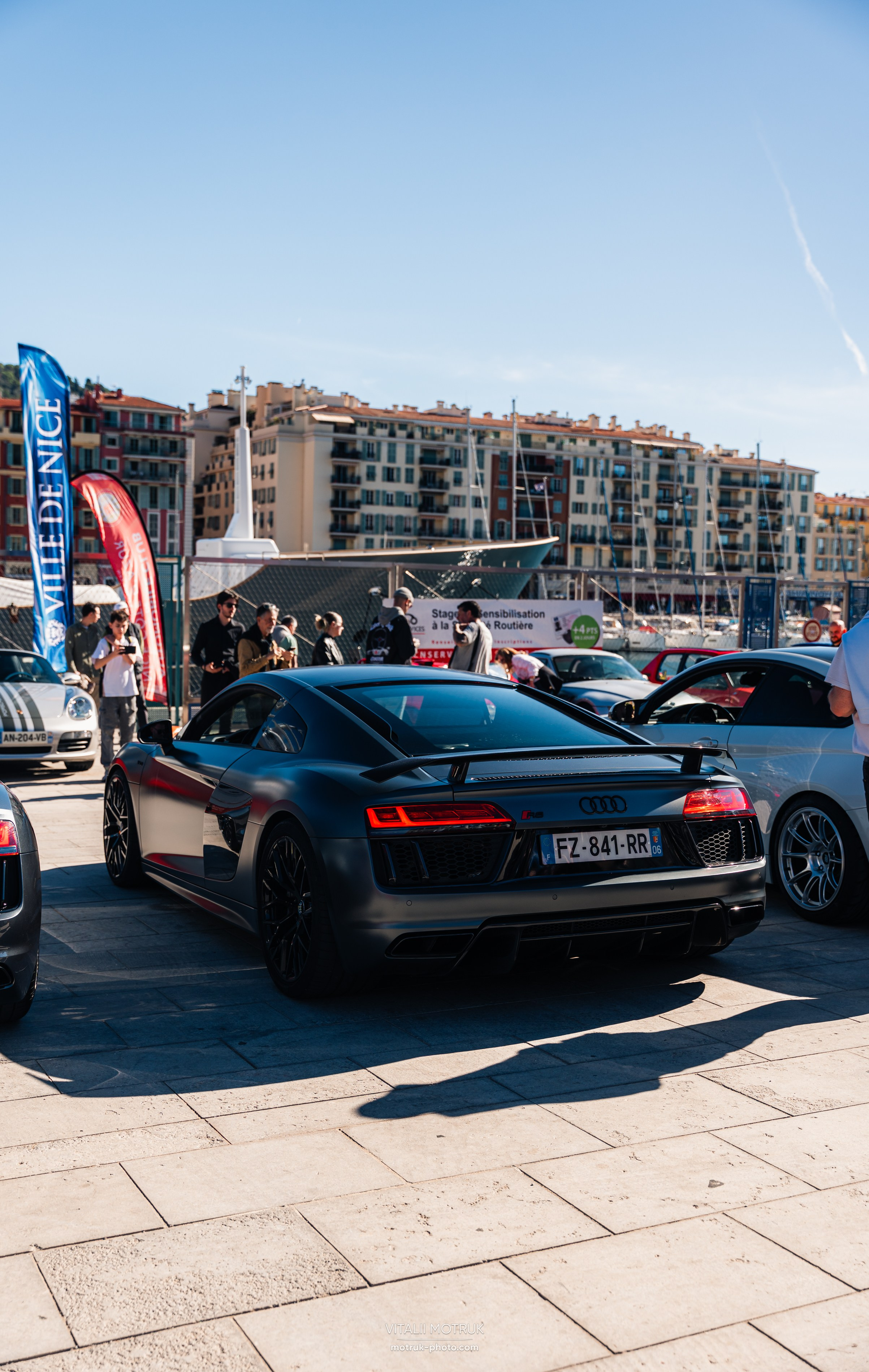 Cars and Socca. Photographe de voitures à Paris — Vitalii Motruk