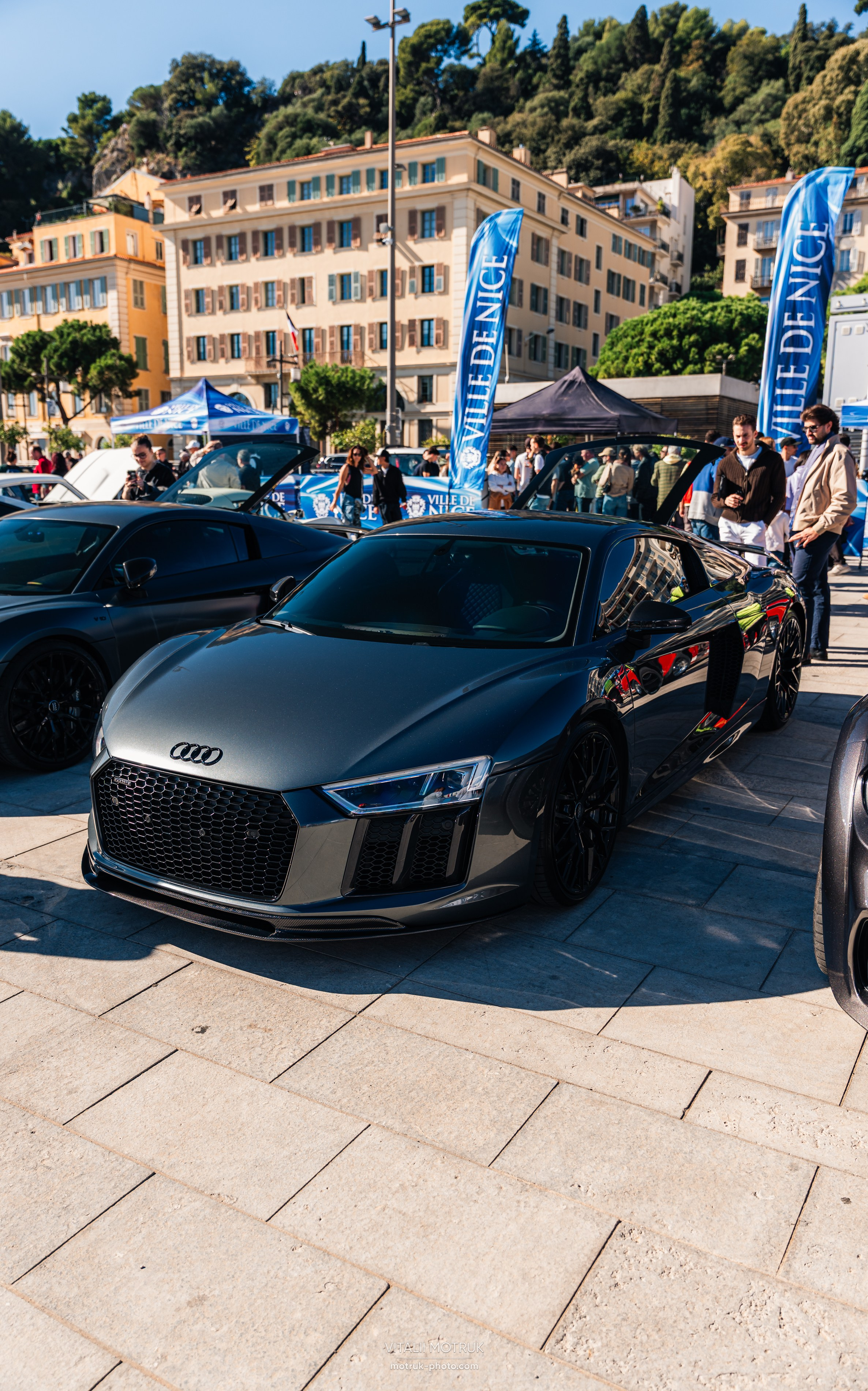 Cars and Socca. Photographe de voitures à Paris — Vitalii Motruk