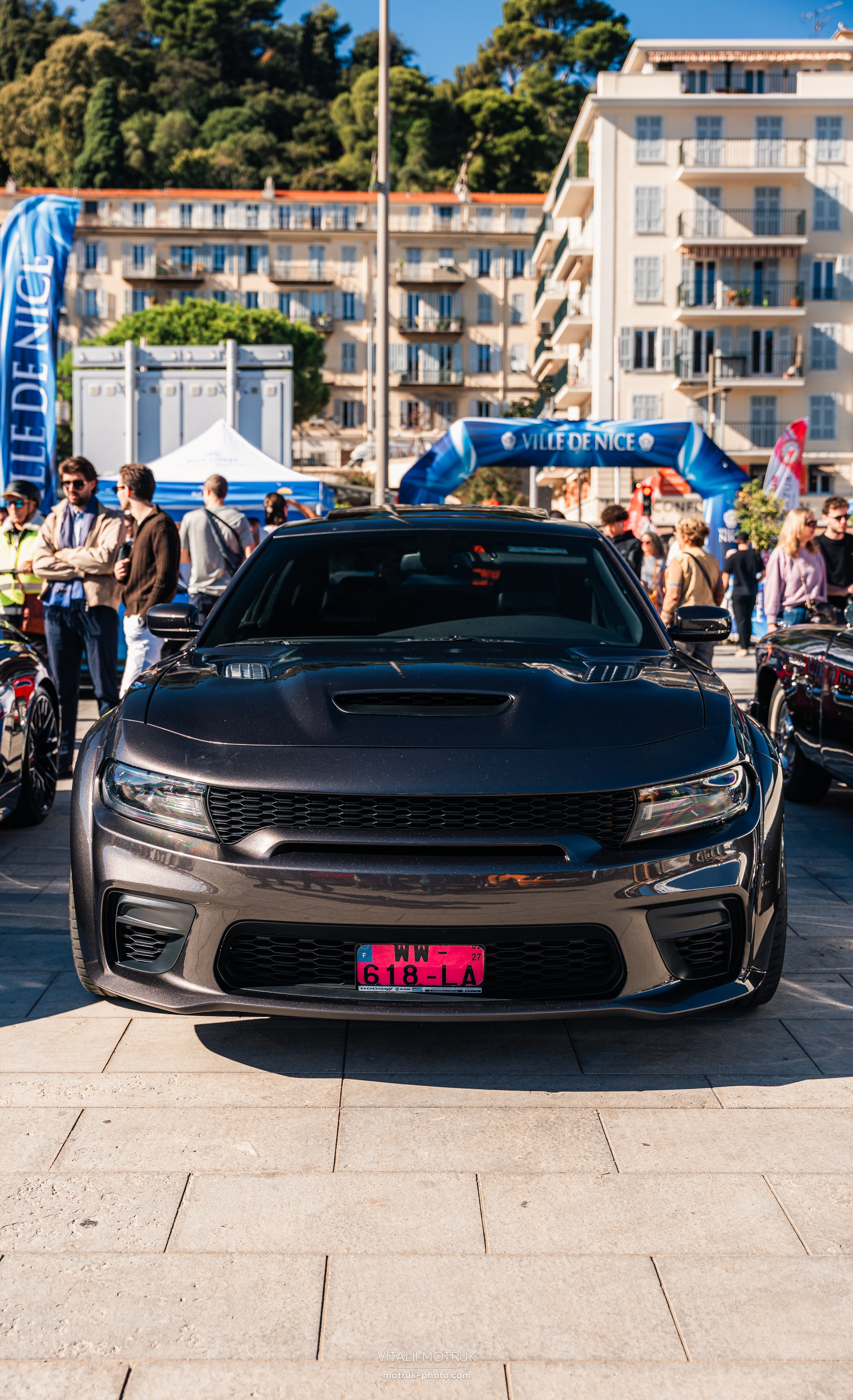 Cars and Socca. Photographe de voitures à Paris — Vitalii Motruk