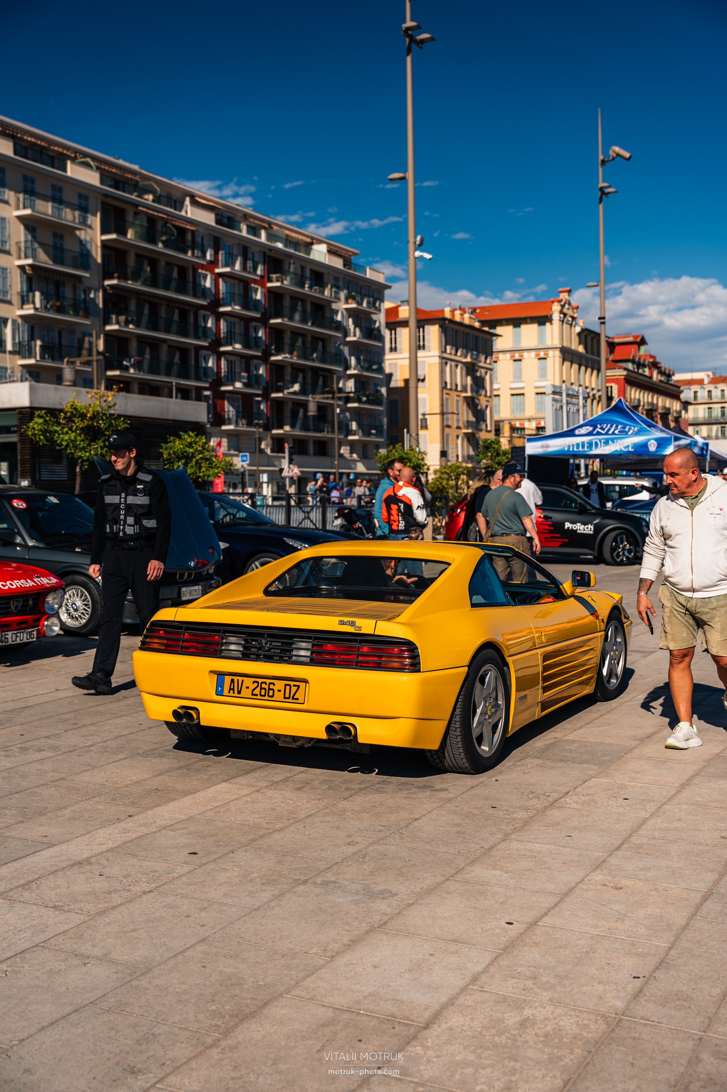 Cars and Socca. Photographe de voitures à Paris — Vitalii Motruk