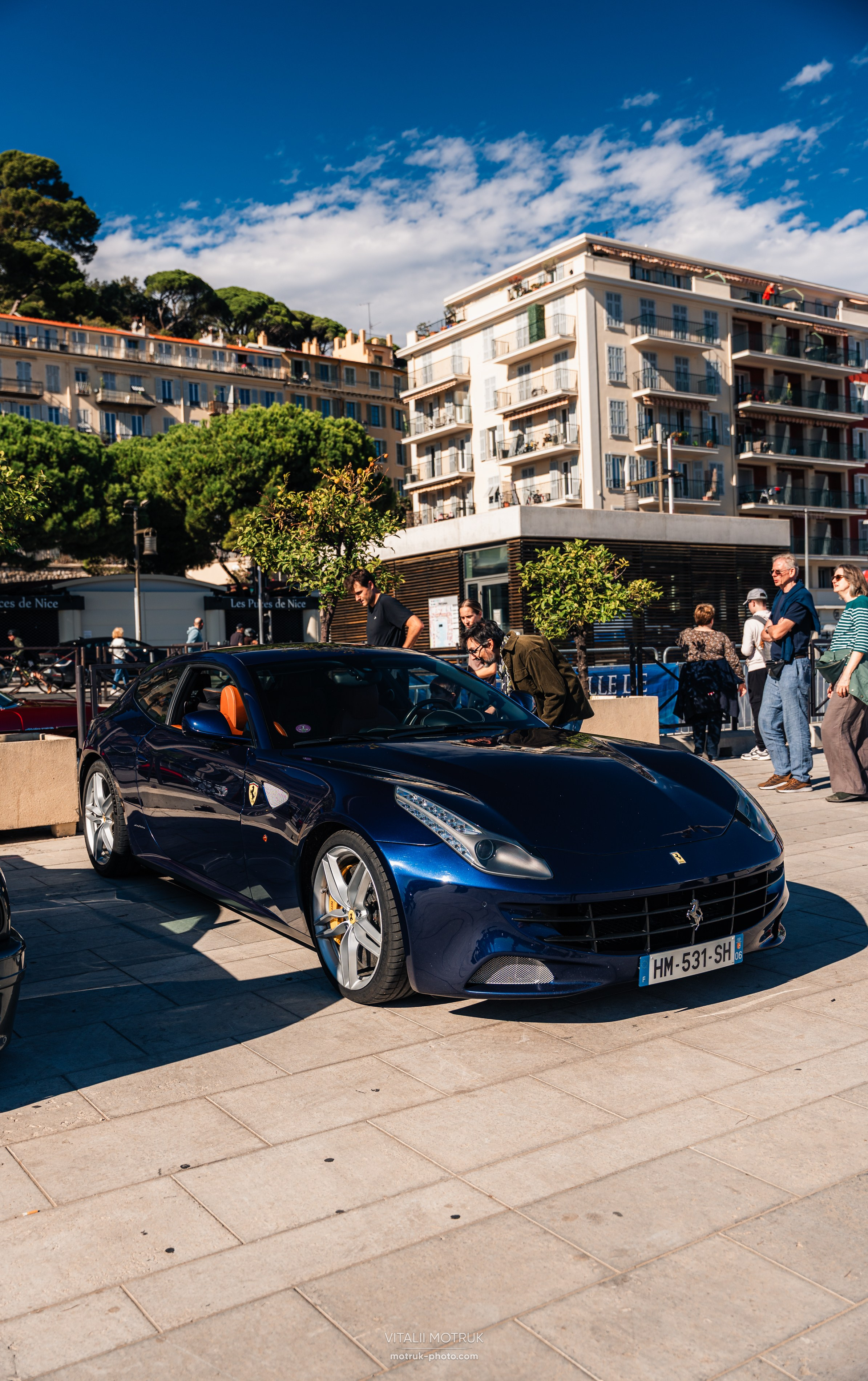 Cars and Socca. Photographe de voitures à Paris — Vitalii Motruk