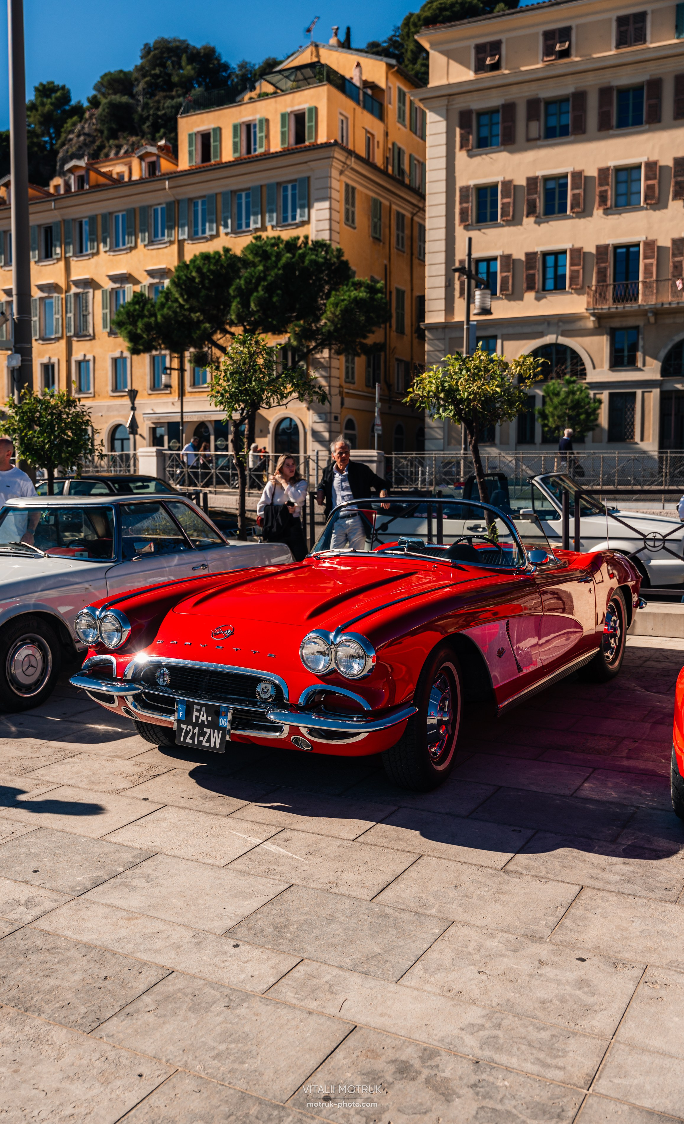 Cars and Socca. Photographe de voitures à Paris — Vitalii Motruk