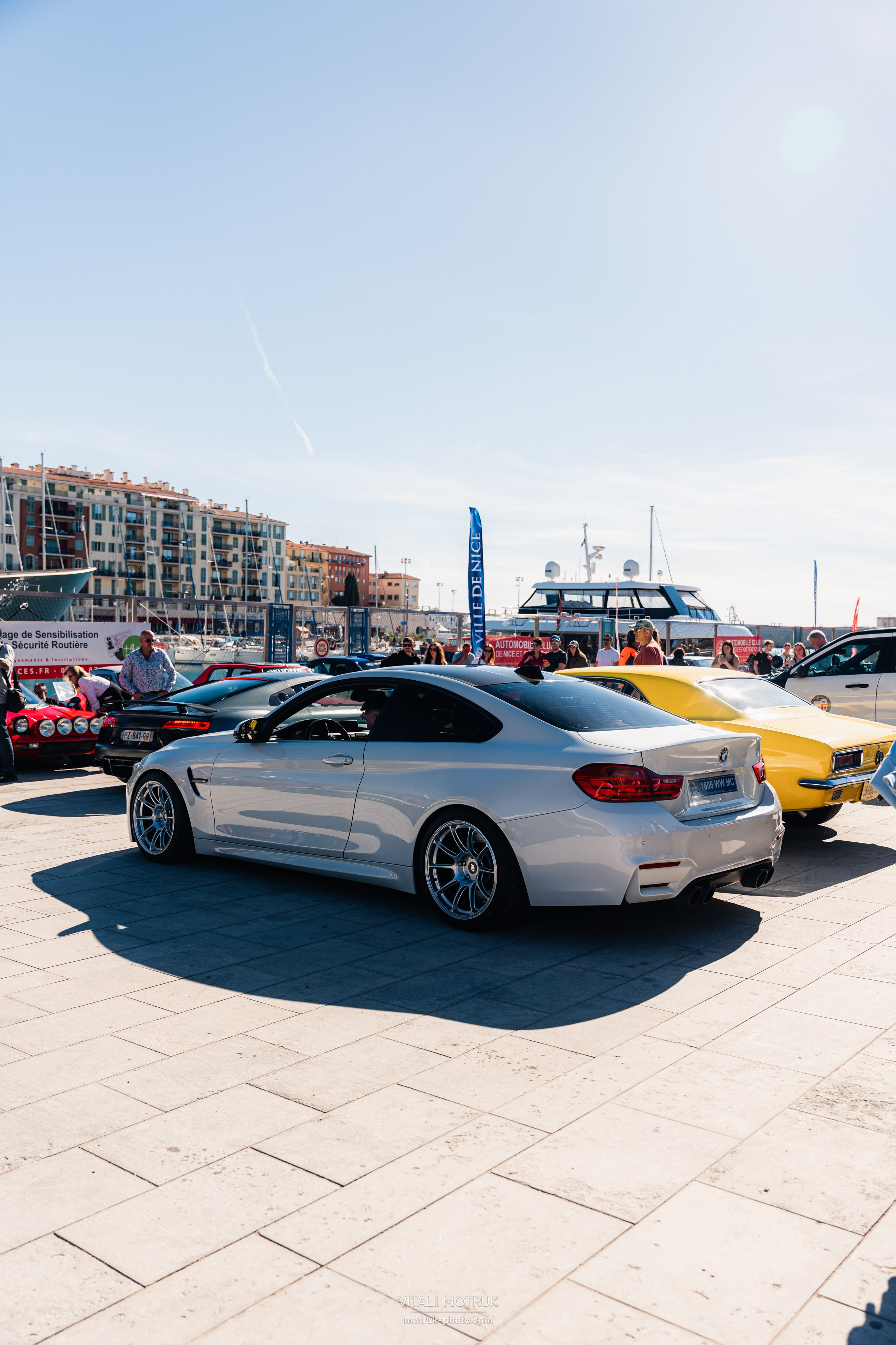 Cars and Socca. Photographe de voitures à Paris — Vitalii Motruk
