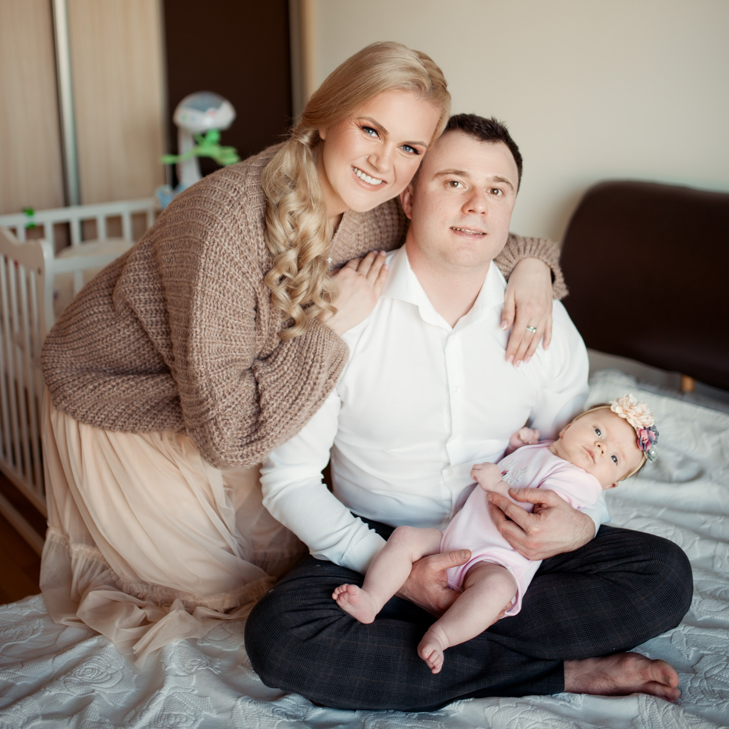 Krikštynos, krikštas, krikštynų fotosesija, ceremonija, bažnyčia krikštynų pasiruošimo fotografavimas. Krikštynų fotografas Vilnius Trakai kaina krikštynų fotografavimas fotografė personal.lt photogrpahy kainos šeima, vaikai profesionali natūrali meninė reportažinė klasikinė fotosesija, krikštynų fotosesija gamtoje