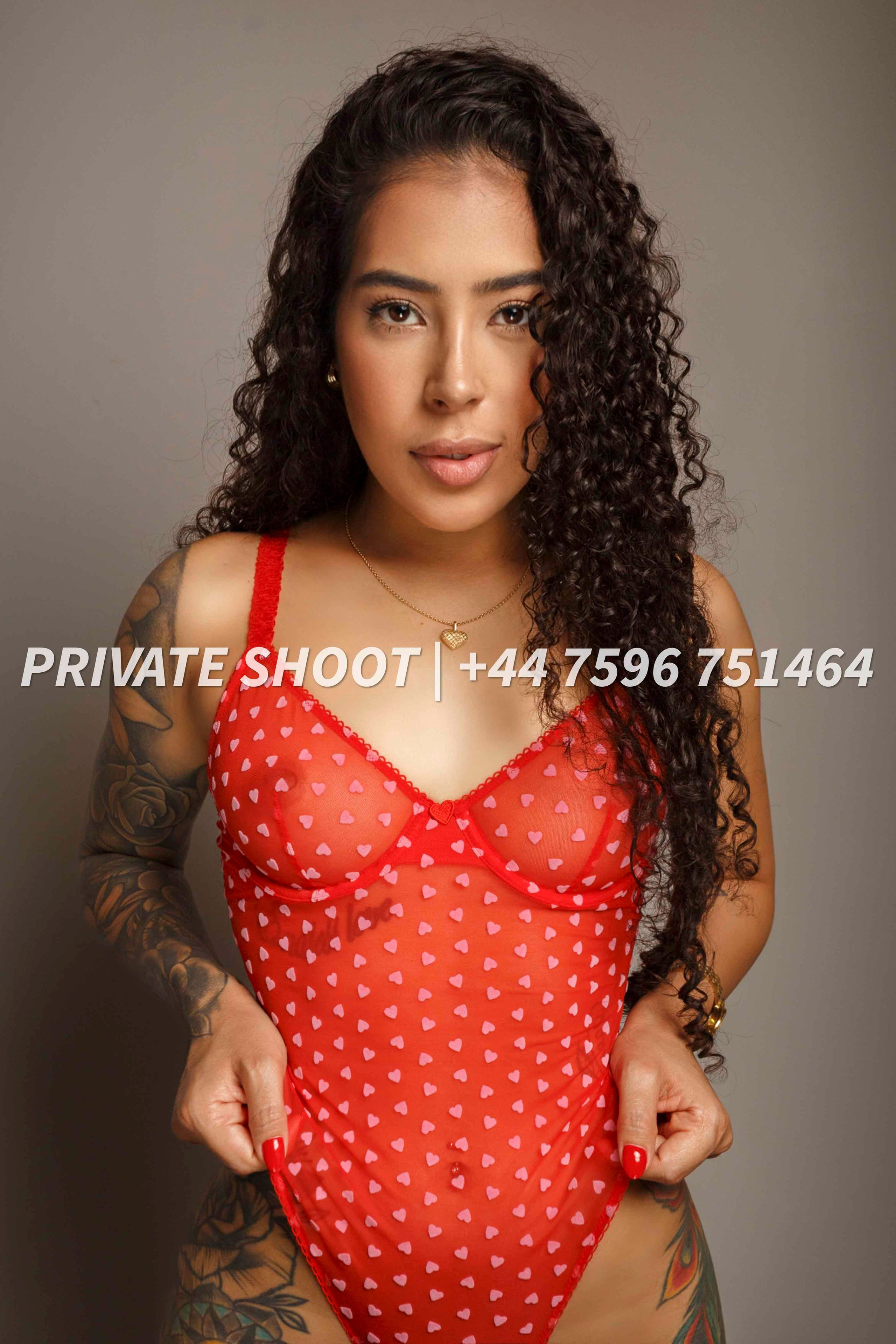 Essence. Ensaio Sensual em Londres | Private Shoot