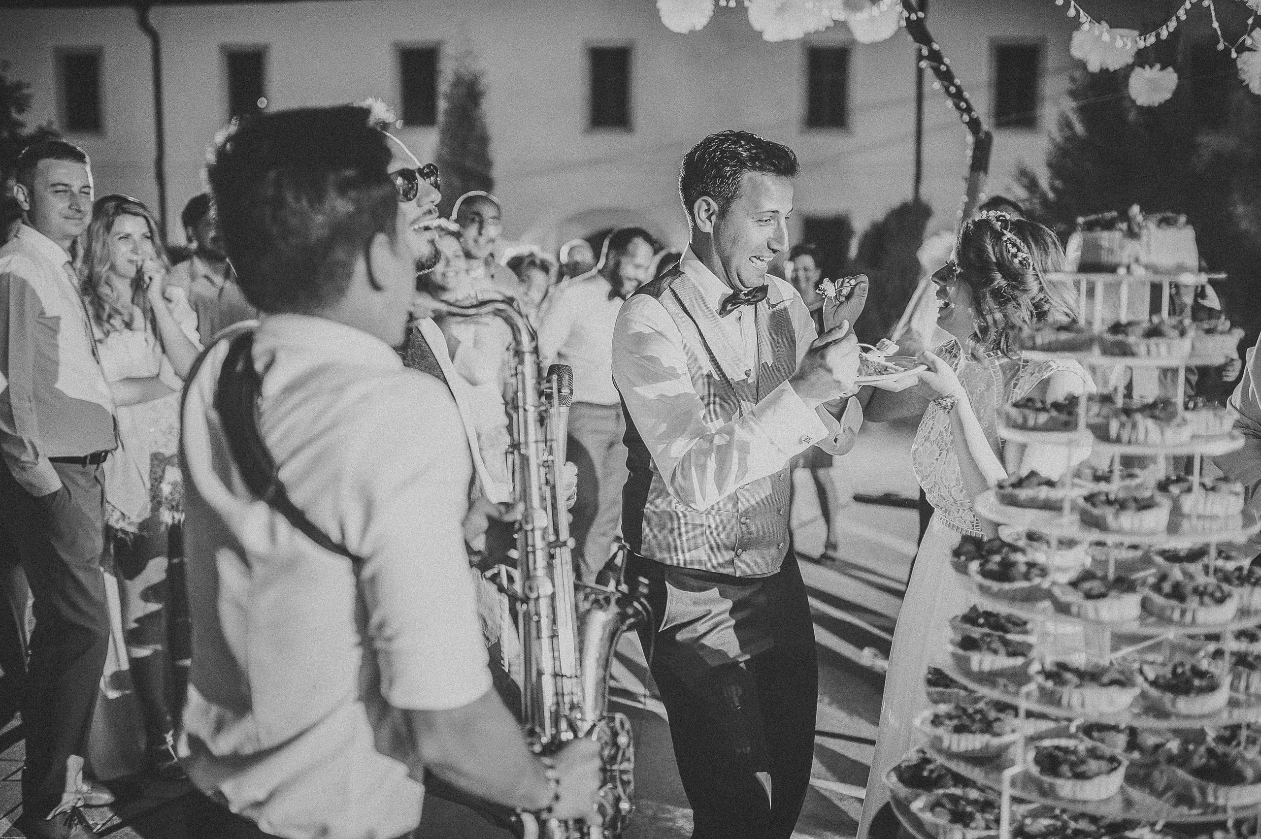 Alina și Ionuț | Fotografii Alb-Negru în Alba Iulia | Alex Vasilie. Alex Vasilie | Fotograf de Nuntă, Botez și Portret | Cluj-Napoca