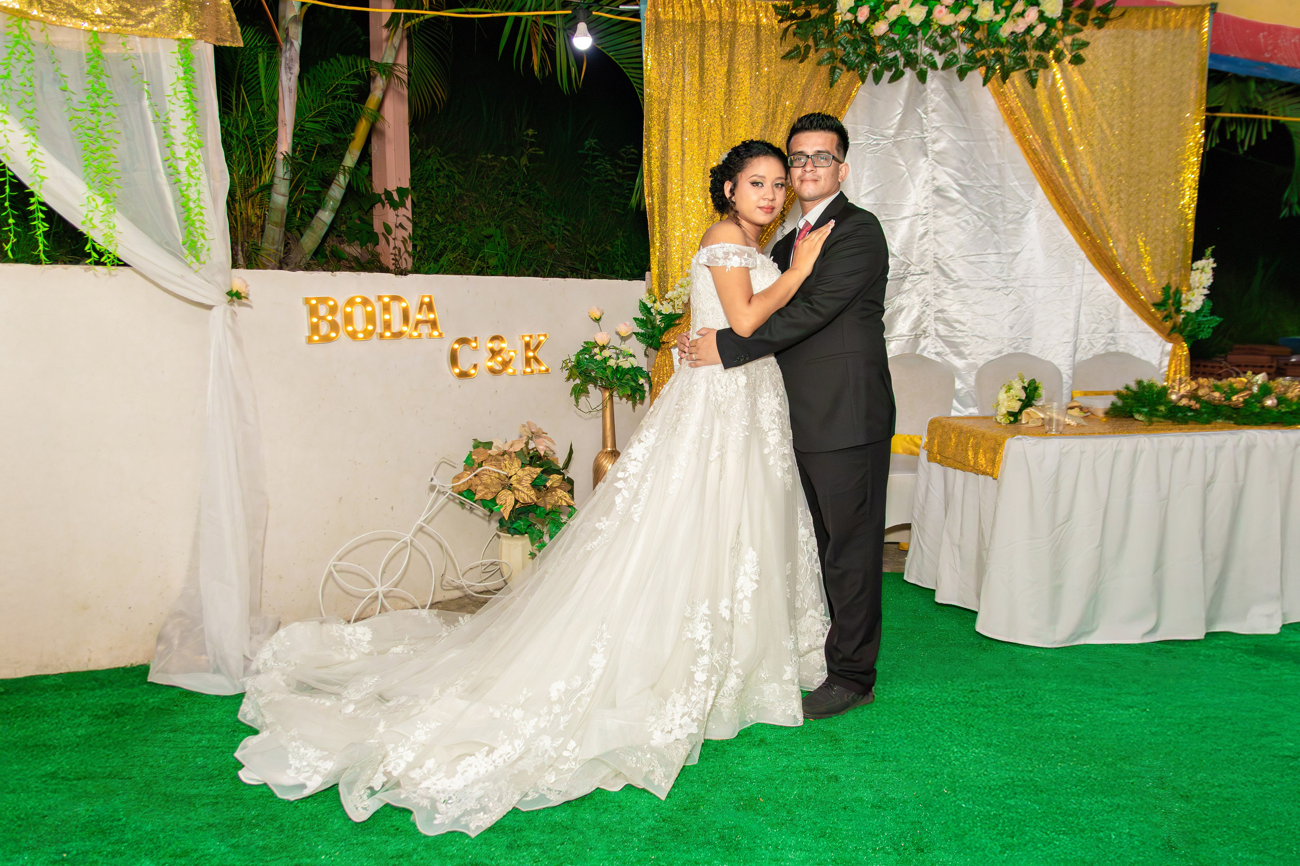 La mejor fotografía de Bodas y XV años en Olancho. Estudio Fotográfico Jafet