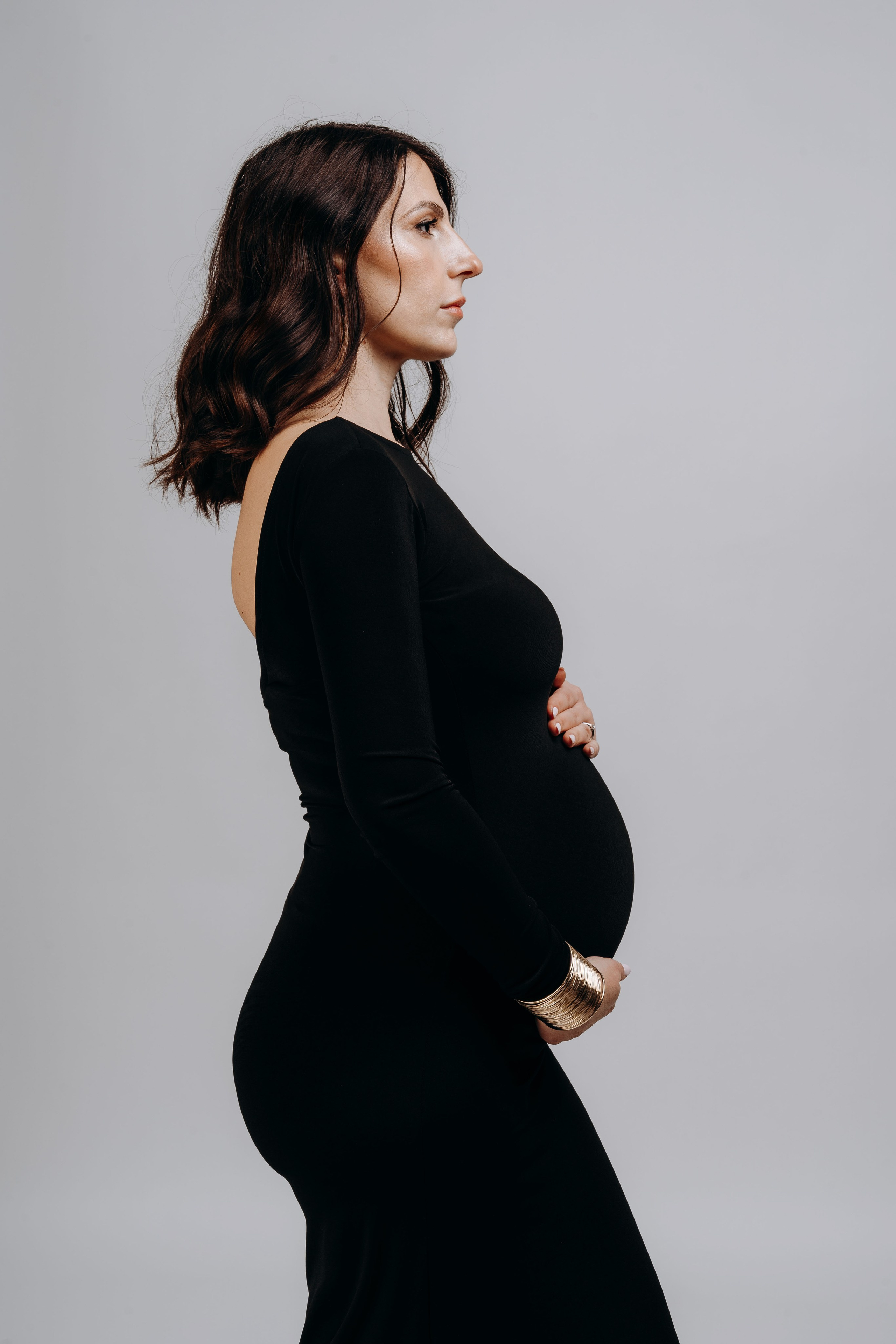 Fotografia Maternity Artistica a Pomezia – Ritratti Eleganti in Studio