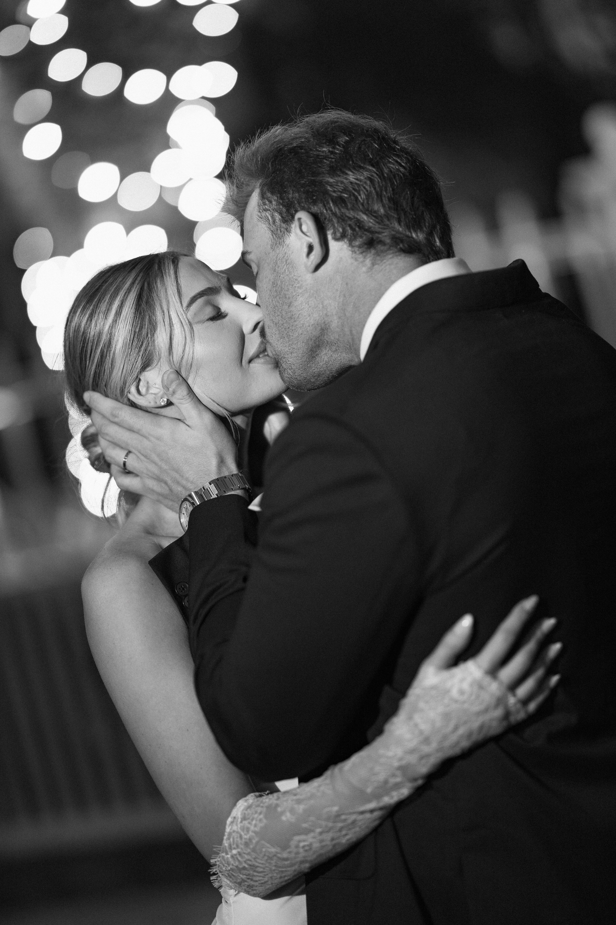 Vasylton Studio• Wedding Photographer | Capturing moments, preserving memories