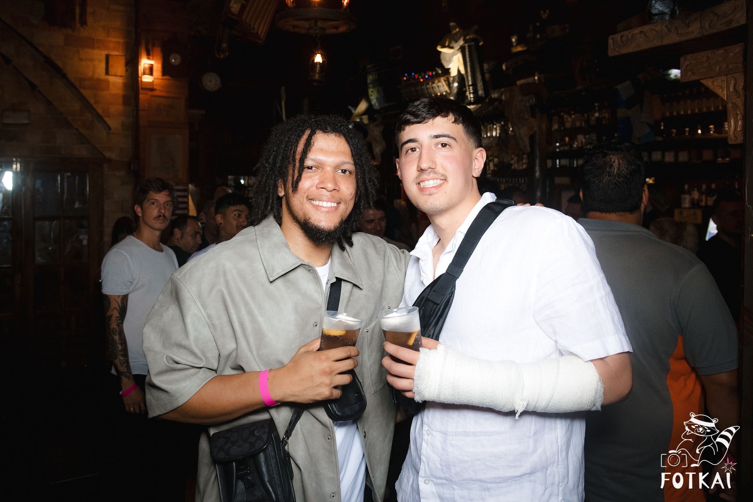 Fiesta Víspera de Festivo en El Paso Rock Bar – Hip Hop Old School | Reportaje fotográfico 08.10.2025 | FOTKAI