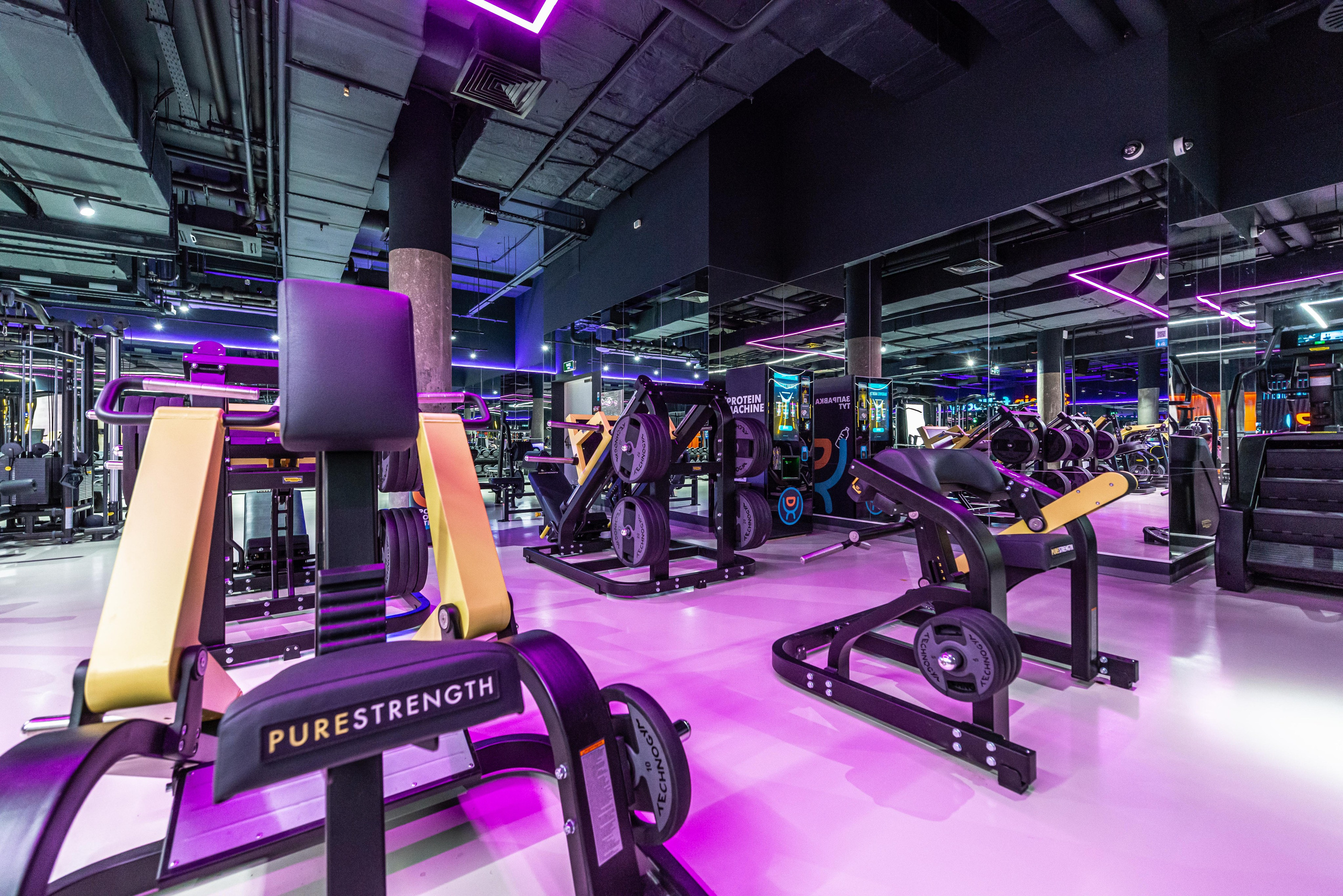 DDX Fitness в Место встречи Киргизия. ФОТОГРАФ МЕКСИКА КИНТАНА-РОО