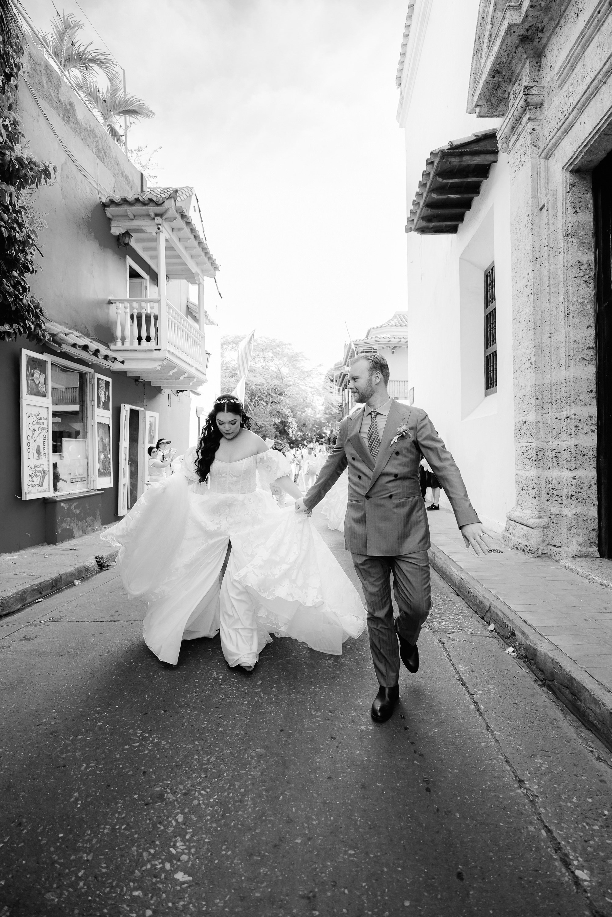 Cindy + Garrett | Destination Wedding Photos in Cartagena 2025 – César Vanegas Photography. César Vanegas Photography | Wedding & Travel Photographer | Cartagena, Colombia