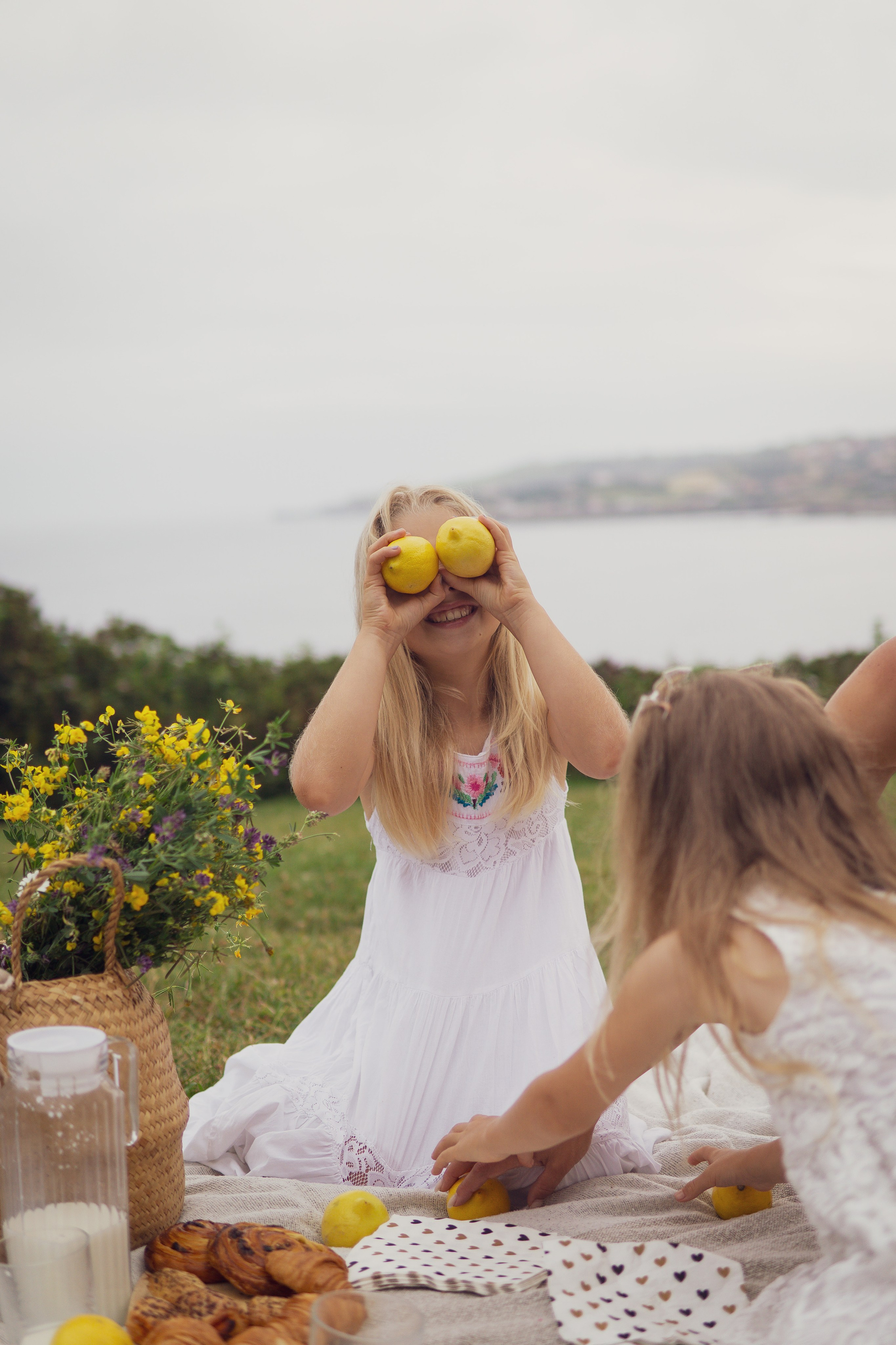 Family Picnic Photoshoot in Gijón, Cerro de Sta Catalina