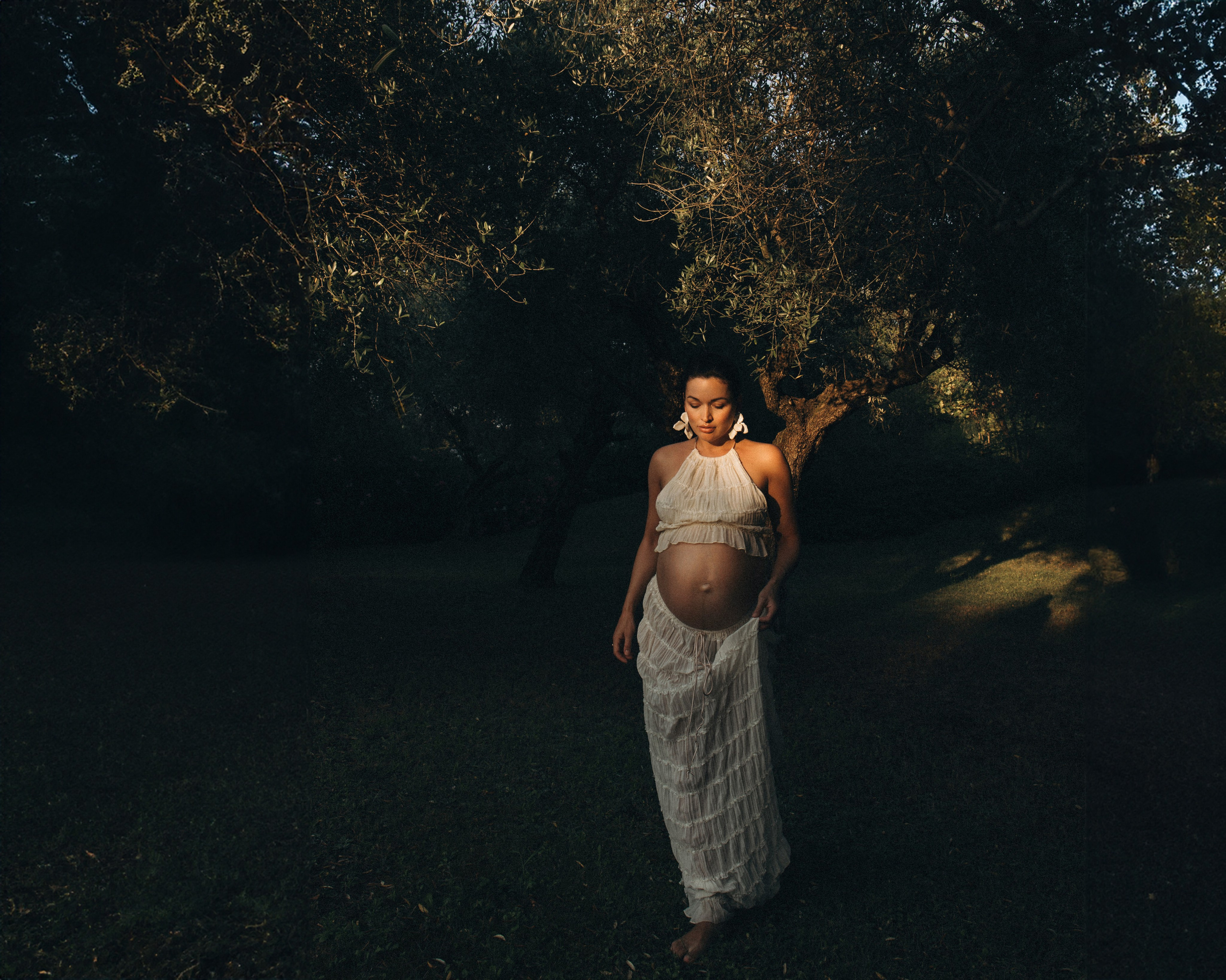 Servizio fotografico di gravidanza a Rimini, maternità naturale in movimento(San Marino, Cesena, Pesaro)