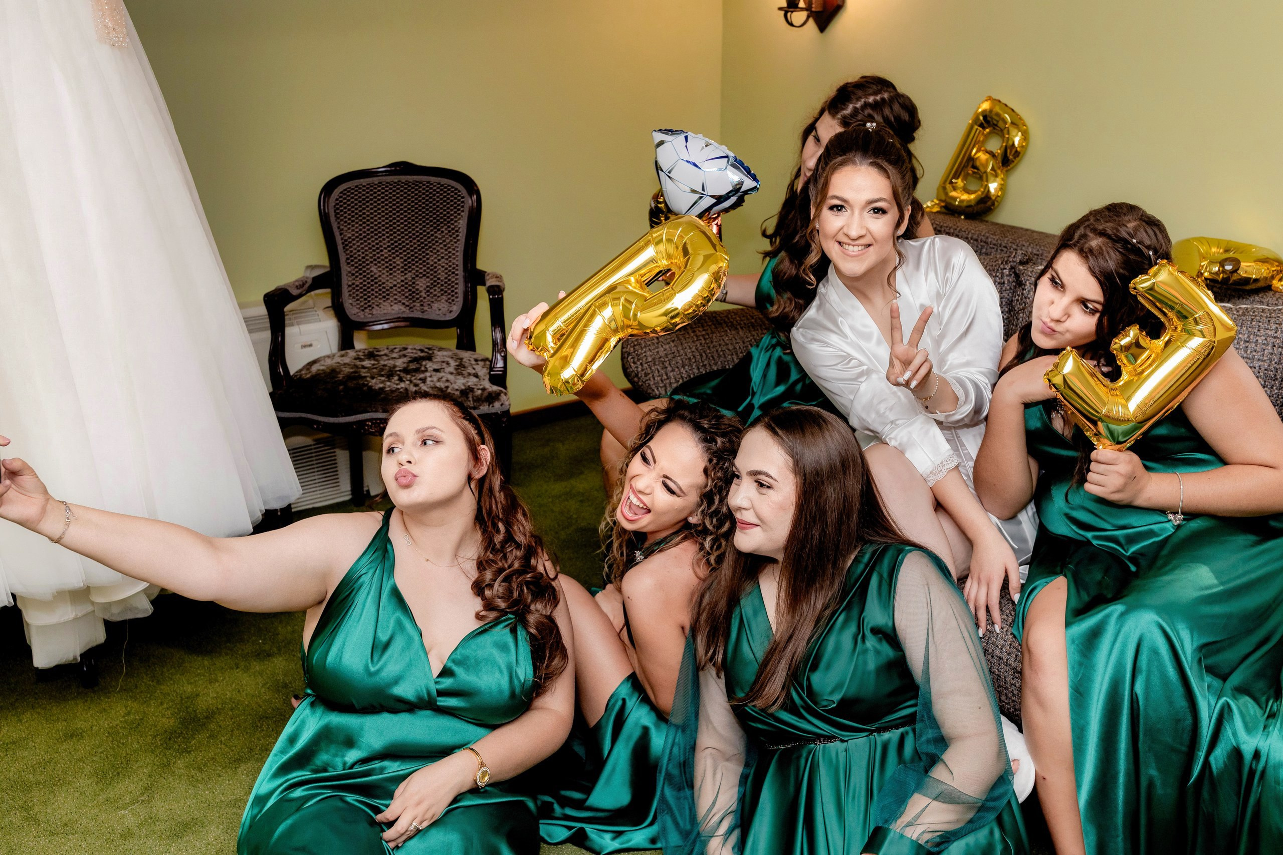 - nunta--fotograf-profesionist-botosani - fotografie-nunta-romantica - imagini-nunta-in-natura-alin-chirila-fotograf - fotografii-cuplu-indragostit-nunta-botosani - sedinta-foto-miri-andrei-iustina-alinofotostudio - amintiri-din-nunta-realizate-de-fotograf-profesionist - povestea-nuntii-andrei-si-iustina-in-imagini-alinofotostudio-fotograf evenimente- evenimente Botoșani -fotograf Suceava - fotograf Iași- servicii foto. servicii foto Botoșani. servicii foto video Botoșani. fotograf nunta. fotograf evenimente. fotograf nunta Botoșani. Alin chirila. Alin chirila fotograf. Alinofotostudio.- servicii foto. servicii foto Botoșani. servicii foto video Botoșani. fotograf nunta. fotograf evenimente. fotograf nunta Botoșani. Alin chirila. Alin chirila fotograf. Alinofotostudio.fotograf stare civilă,poze stare civilă,album foto stare civilă,servicii foto suceava,fotograf evenimente suceava,fotograf nuntă suceava,poze cununie civilă,ședință foto stare civilă,sesiune foto suceava,fotograf profesionist suceava,fotograf botosani,stare civila botosani,alinofotostudio,alin chirila fotograf.servicii foto. servicii foto Botoșani. servicii foto video Botoșani. fotograf nunta. fotograf evenimente. fotograf nunta Botoșani. Alin chirila. Alin chirila fotograf. Alinofotostudio.fotograf stare civilă,poze stare civilă,album foto stare civilă,servicii foto suceava,fotograf evenimente suceava,fotograf nuntă suceava,poze cununie civilă,ședință foto stare civilă,sesiune foto suceava,fotograf profesionist suceava,fotograf botosani,stare civila povestitor prin fotografiebotosani,alinofotostudio,alin chirila fotograf,servicii foto. servicii foto Botoșani. servicii foto video Botoșani. fotograf nunta. fotograf evenimente. fotograf nunta Botoșani. Alin chirila. Alin chirila fotograf. Alinofotostudio.fotograf stare civilă,poze stare civilă,album foto stare civilă,servicii foto suceava,fotograf evenimente suceava,fotograf nuntă suceava,poze cununie civilă,ședință foto stare civilă,sesiune foto suceava,fotograf profesionist suceava,fotograf botosani,stare civila botosani,alinofotostudio,alin chirila fotograf,cununie religioasă botoșani,andreea și neculai,capela militară botoșani,foto conacul zăicești,fotograf nuntă botoșani,fotograf cununie religioasă,foto evenimente botoșani,poze cununie capela militară,ședință foto zăicești,fotograf profesionist botoșaniMire și mireasă – Sergiu & Liliana – ziua nunții, 2024 - Emoții în ziua nunții – Sergiu și Liliana - Dansul mirilor – fotografie artistică nuntă 2024 - Sedinta foto romantică în natură – Sergiu & Liliana - Rochia de mireasă și detalii de nuntă elegan-Album de cununie civilă Florin și Anda – Fotografii profesionale realizate de Alin Chirilă în Botoșani -fotograf prin fotografie-Ședință foto Trash the Dress pe muntele Rarău cu Iulian și Iuliana – fotografie de cuplu, natură montană, emoție autentică surprinsă de Alin Chirilă, povestitor prin fotografie.- "Iulian și Iuliana pe crestele Rarăului – fotografie Trash the Dress în natură" - "Cuplu îmbrățișat la apus pe muntele Rarău – ședință foto după nuntă" - "Rochie de mireasă în vânt pe munte – Trash the Dress Rarău-1. Iulian și Iuliana pe muntele Rarău – ședință foto Trash the Dress în natură, cu peisaj montan spectaculos 2. Cuplu în îmbrățișare pe Rarău – emoție autentică surprinsă după nuntă 3. Rochie de mireasă în bătaia vântului – fotografie artistică Trash the Dress în munți 4. Mire și mireasă privind spre orizont – dragoste și libertate pe muntele Rarău 5. Iuliana zâmbind în rochia de mireasă – portret în natură, Trash the Dress 6. Iulian ținându-și mireasa de mână – ședință foto romantică pe munte 7. Detaliu cu rochia pe stâncă – estetică naturală Trash the Dress Rarău 8. Cuplu în mers pe poteca Rarăului – fotografie simbolică de după nuntă 9. Apus de soare pe Rarău în spatele mirilor – imagine de poveste Trash the Dress 10. Iulian și Iuliana râzând împreună – momente autentice surprinse de Alin Chirilă, povestitor prin fotografie