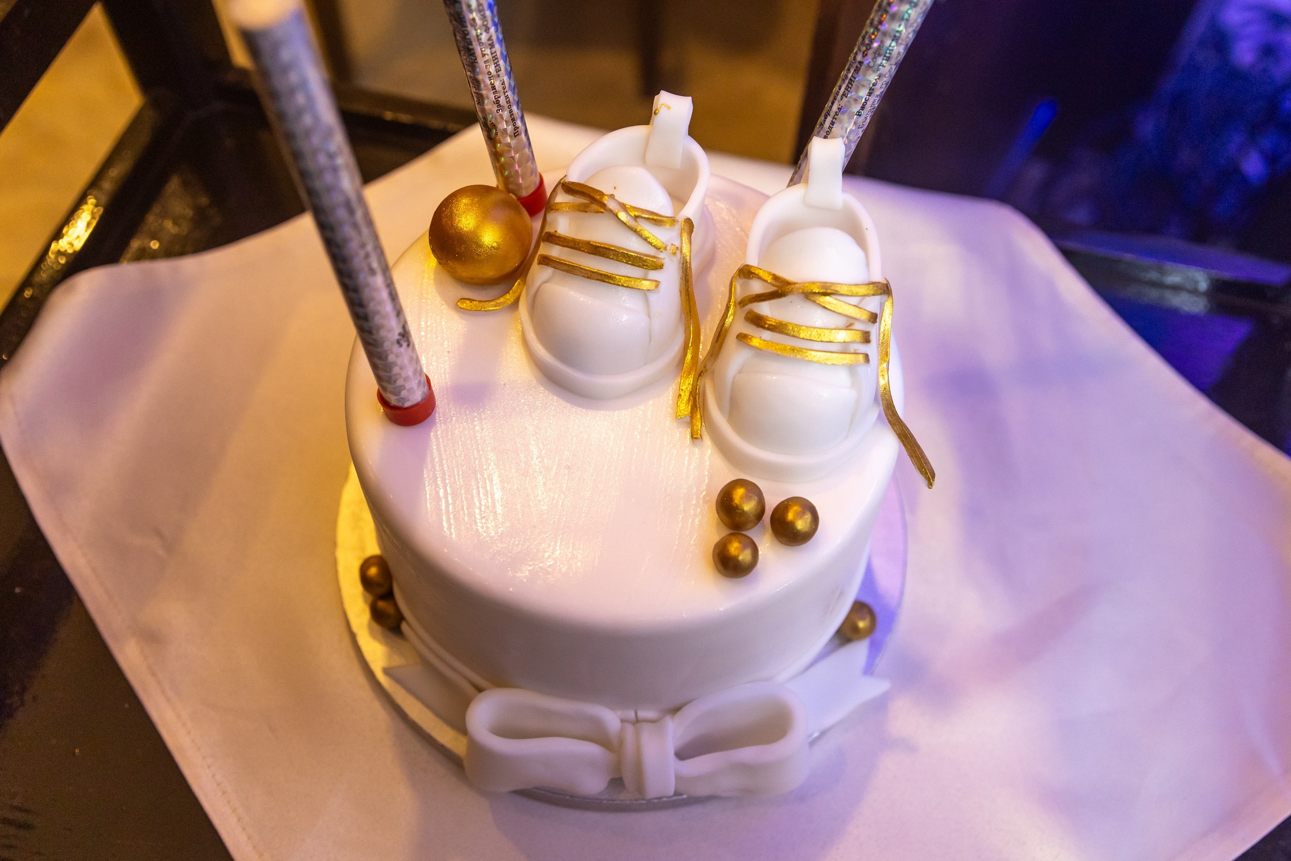 fotograf botez , fotografie botez Botoșani, fotograf Alin Chirilă, amintiri botez, fotografii botez, botez Miruna Parascheva, fotograf copii, fotografie botez în Botoșani-alt="botez , fotografie botez Alin Chirilă, amintiri botez, fotografii emoționante botez Botoșani"-- fotografii-botez-bebelus- amintiri-botez-micuț- moment-sfânt-crestinare- fotografie-emotionanta-botez- detalii-botez-bebelusi- parinti-fericiti-la-botez- fotograf-botez-profesionist- botez-in-biserica-ortodoxa- micuț-botezat-cu-emoție- zâmbete-și-lacrimi-la-botez- bebeluș-la-cristelniță- decor-botez-colorat- botez-cu-dragoste-și-credință- emotie-pura-la-botez- fotograf-botez-botosani- botez-iasi-suceava-fotograf- amintiri-nepretuite-botez-- Preotul ținându-l pe micuțul Mathias Gabriel la botez, în biserica Înălțarea Domnului, Copălău - Detalii de la botezul lui Mathias – lumânare, trusou și icoană - Familia lui Mathias Gabriel alături de micuț, în ziua botezului - Portret emoționant cu mama și bebelușul în brațe, în biserică,fotograf profesionist evenimente Botoșani, Iași, Suceava, Fălticeni, Bacău, Pașcani, Roman - AlinoFotoStudio by Alin Chirilă - servicii foto nuntă, botez, cununie, ședințe foto creative, albume personalizate, fotografii emoționante și calitative pentru cele mai importante momente din viață,fotograf nuntă Botoșani Alin Chirilă, ședință foto botez Iași - AlinoFotoStudio, servicii fotograf profesionist evenimente Suceava, fotograf cununie civilă Fălticeni - Alin Chirilă, album foto nuntă personalizat Bacău.“Bebeluș botezat în biserică, ținut în brațe de nași” • “Detaliu cu lumânarea de botez decorată cu flori albe” • “Părinți emoționați alături de copilul lor la ceremonia de botez” • “Masa festivă de botez cu decor tematic și tort personalizat” • “Momentul în care preotul toarnă apă sfințită pe fruntea bebelușului” “Bebeluș în rochie albă de botez, zâmbind în brațele mamei” • “Detaliu cu cruciulița de botez așezată pe o pernă de satin” • “Părinți și nași aprinzând lumânările în timpul ceremoniei de botez” • “Tort de botez decorat cu figurine tematice și numele copilului” • “Copil botezat dormind liniștit în pătuțul decorat festiv” • “Momentul în care preotul binecuvântează copilul în fața altarului” • “Invitați adunându-se în jurul mesei festive la petrecerea de botez” • “Bebeluș ținând în mână o jucărie personalizată primită la botez” • “Familie fericită pozând împreună după ceremonia de botez” • “Decor tematic cu baloane și flori la locația petrecerii de botez” fotograf Botoșani fotograf evenimente fotograf botez Alin Chirila fotograf alinofotostudio.fotograf botez Amelis Maria, fotografie botez Botoșani, fotograf Alin Chirilă, amintiri botez, fotografii botez, botez Amelis Maria, fotograf copii, fotografie botez în Botoșani,