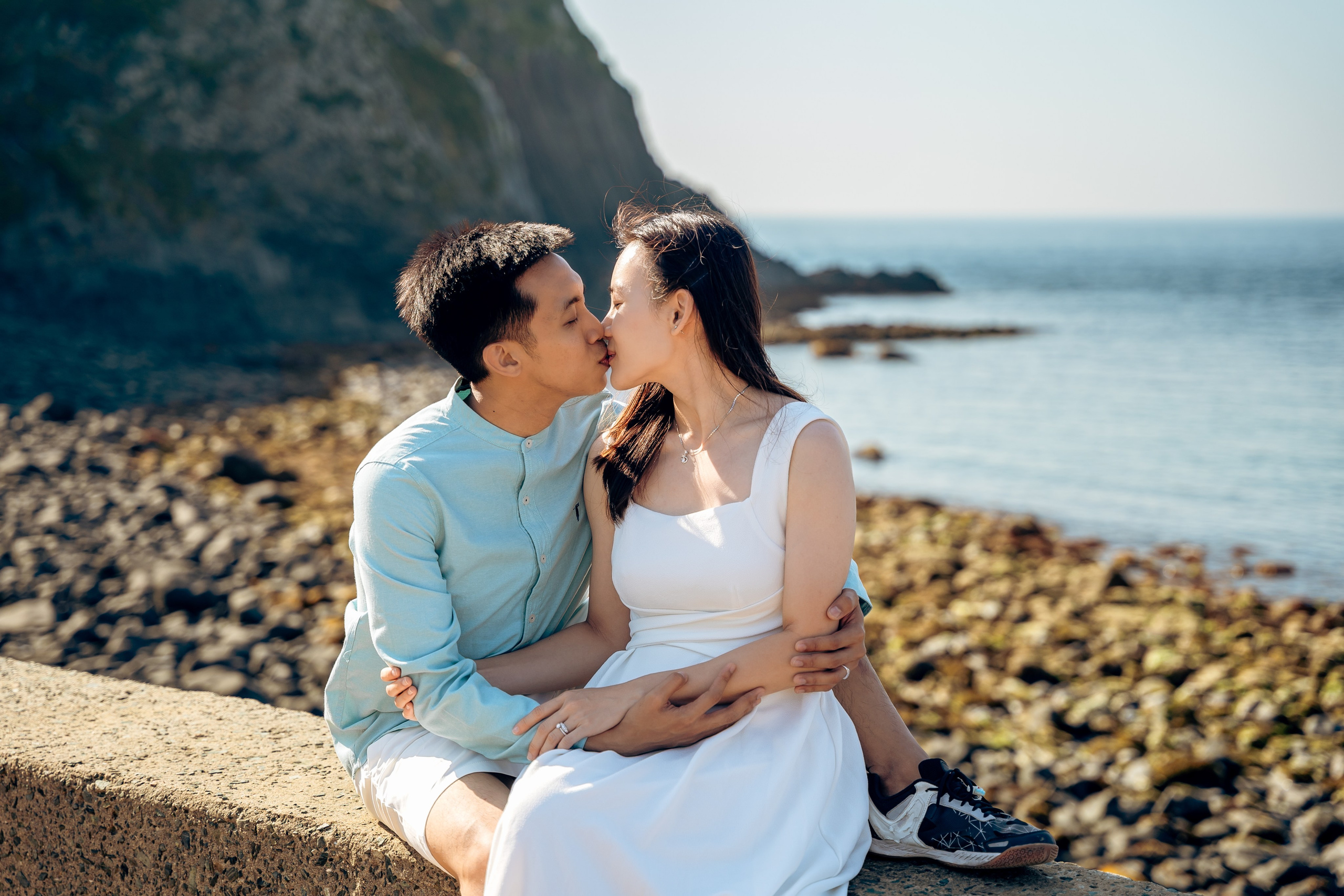 Fukuoka Couple Photoshoot: Roses, Totoro Forest & Sunset Love Story