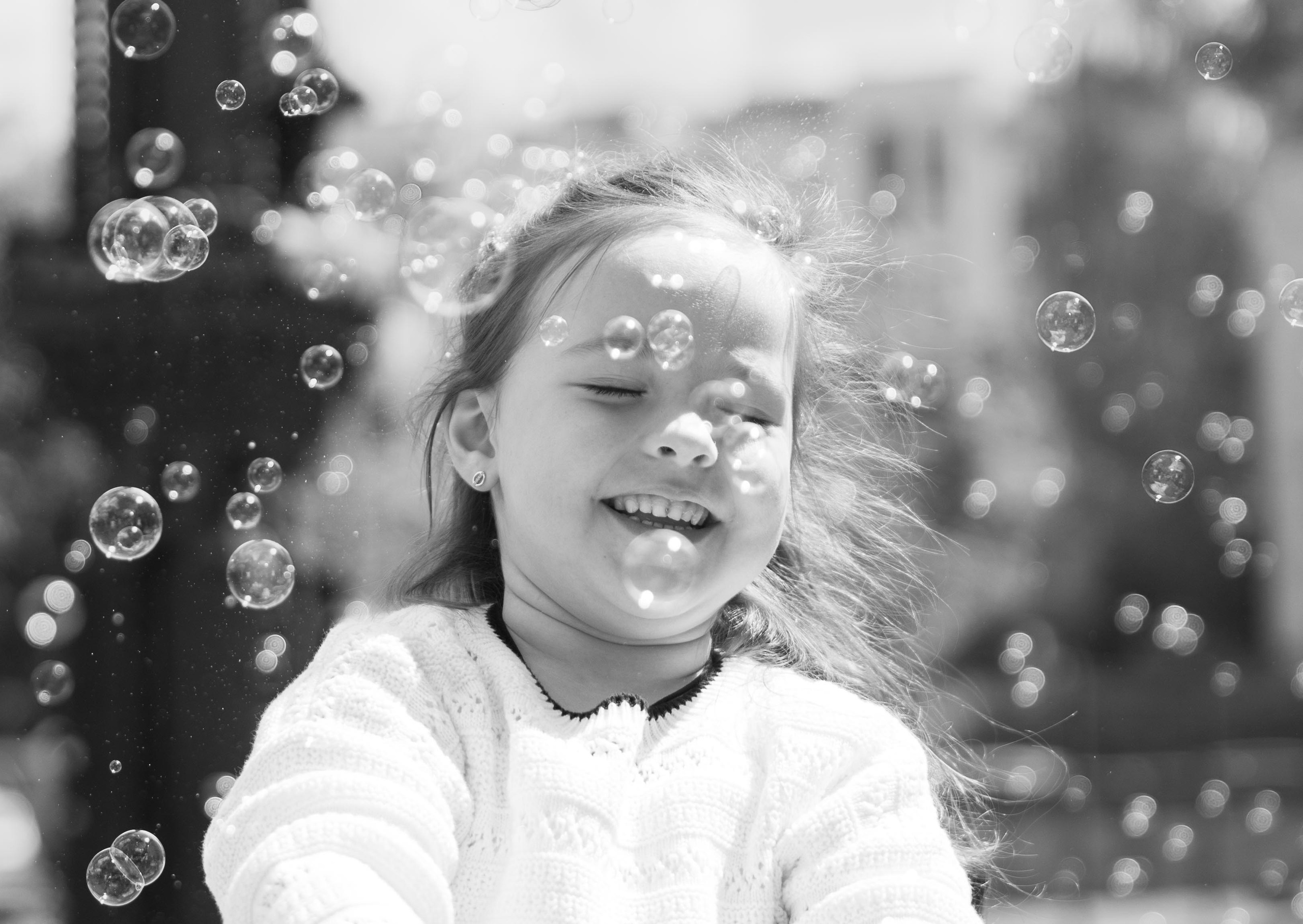 Šeimos fotosesija Vilniuje — namie, gamtoje, studijoje. Framed by Evelina | Vestuvių fotografė