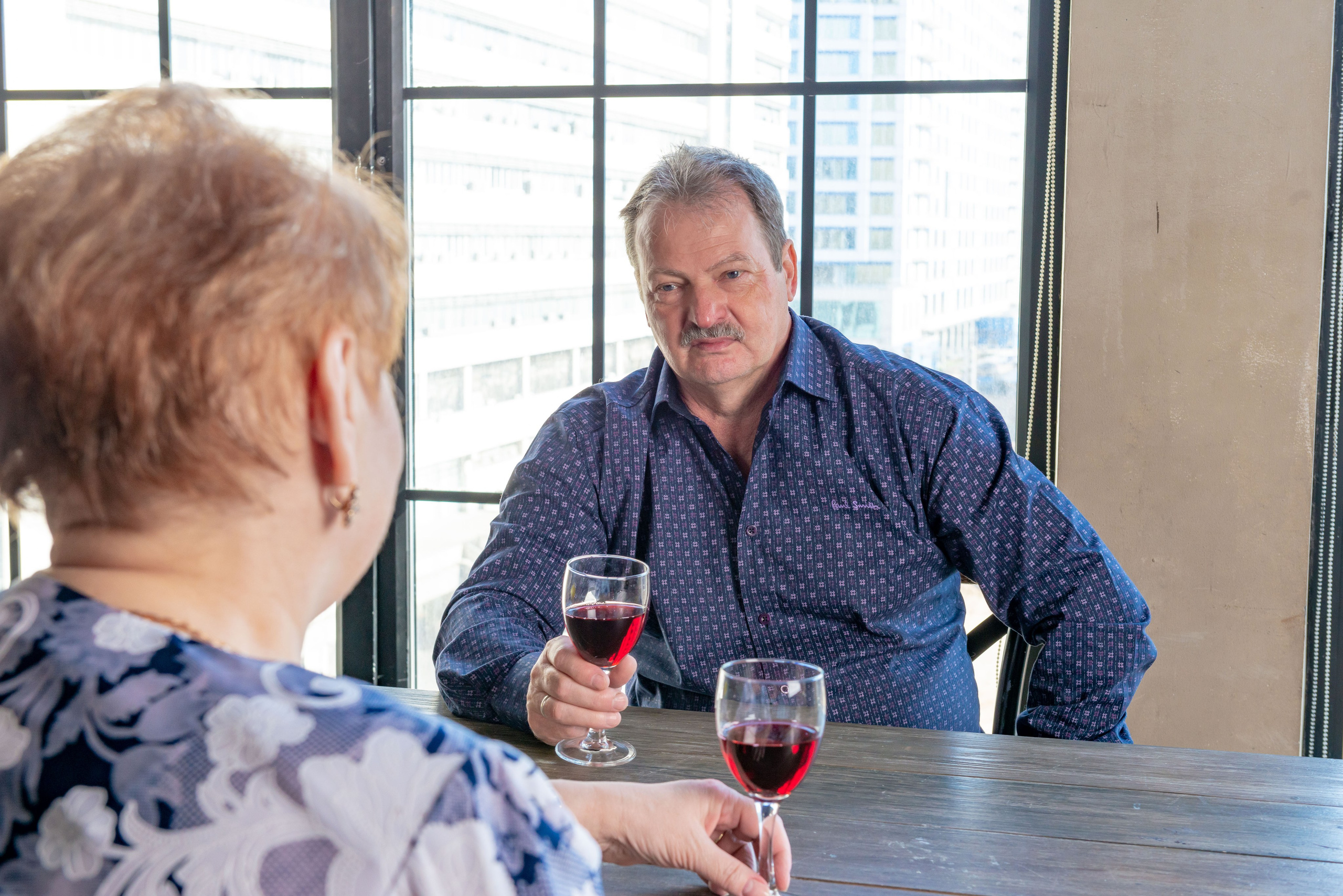 Photosession of a married couple in the studio. FOTÓGRAFO MÉXICO QUINTANA ROO