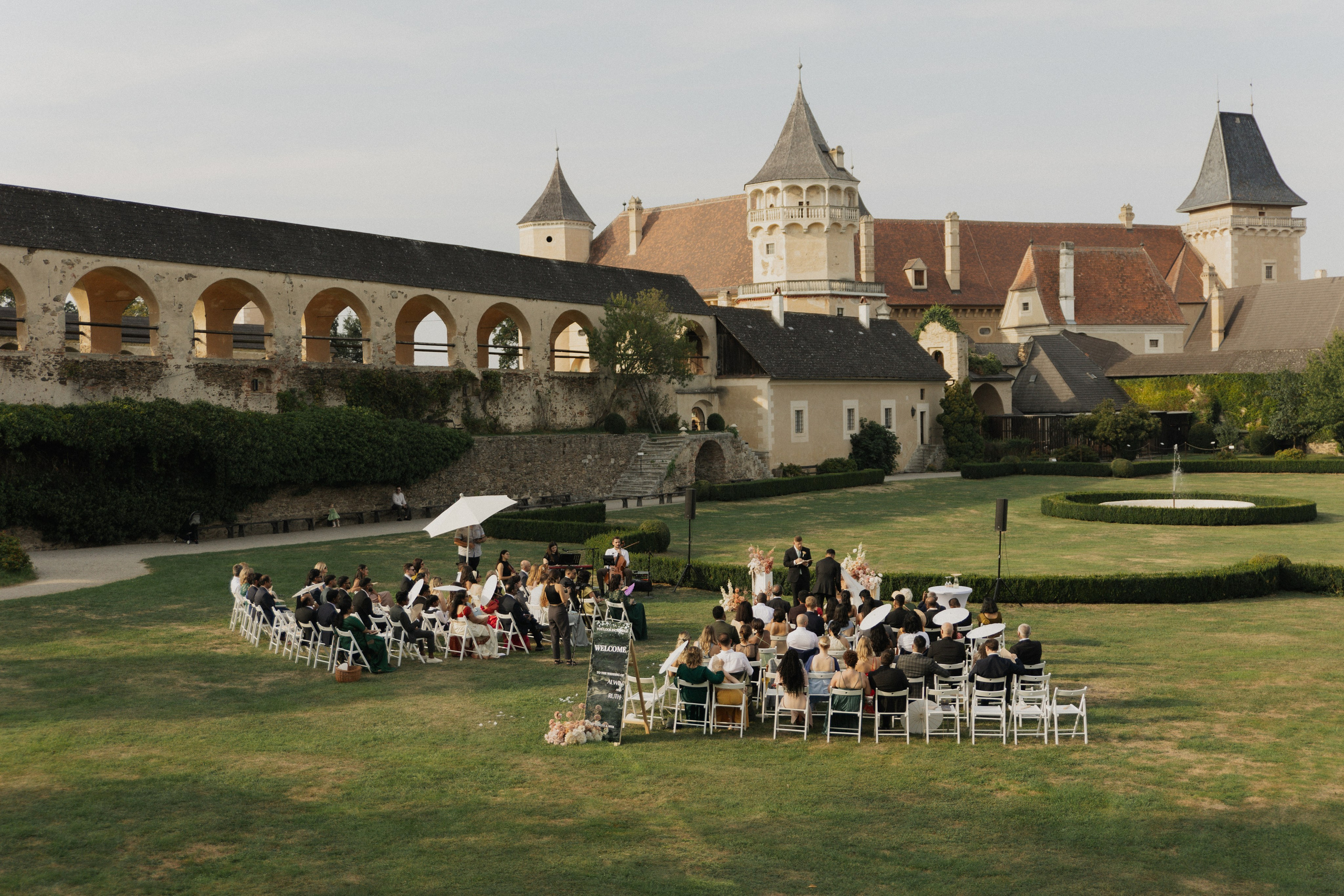 Elegant Castle Wedding in Austria | Alwin & Ruth’s Fairytale Celebration. Wedding photographer and videographer based in Timisoara, Romania