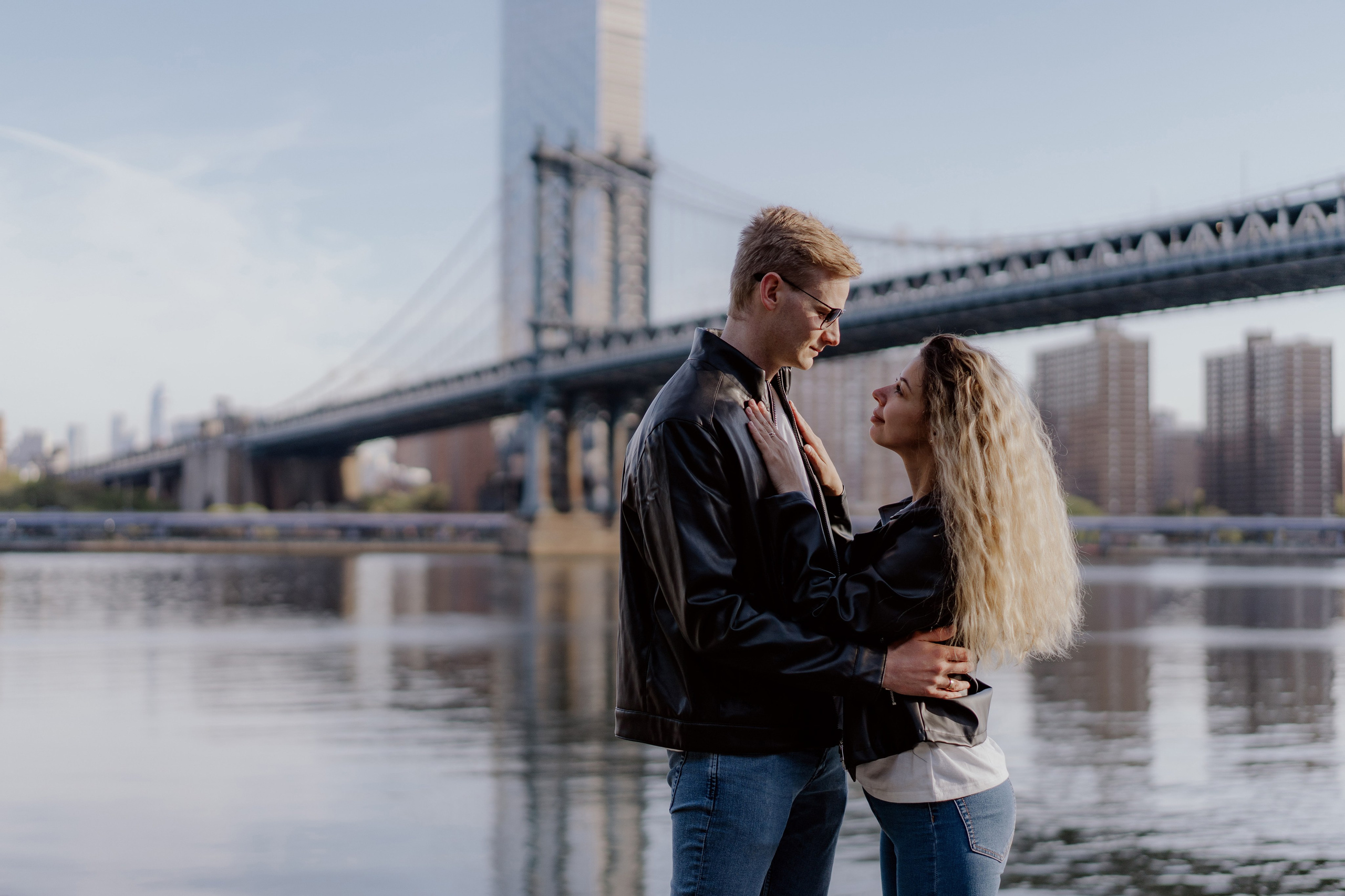Brooklyn Bridge Sunrise Photography Sessions | NYC Portrait Photography. Videographer and photographer in New York // MAKAROV.VIDEO
