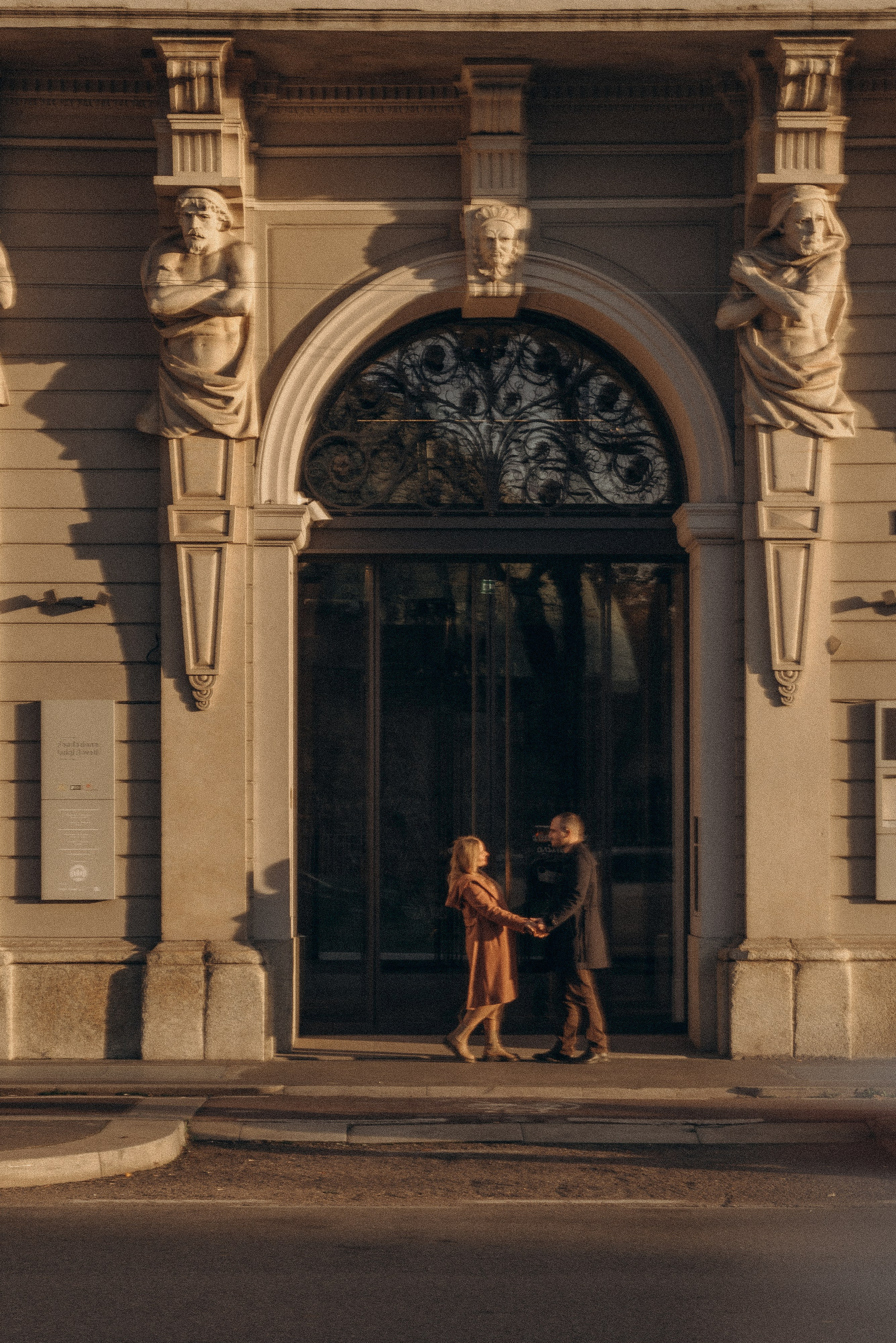 Romantic couple photography in Milan with scenic Italian backdrops.