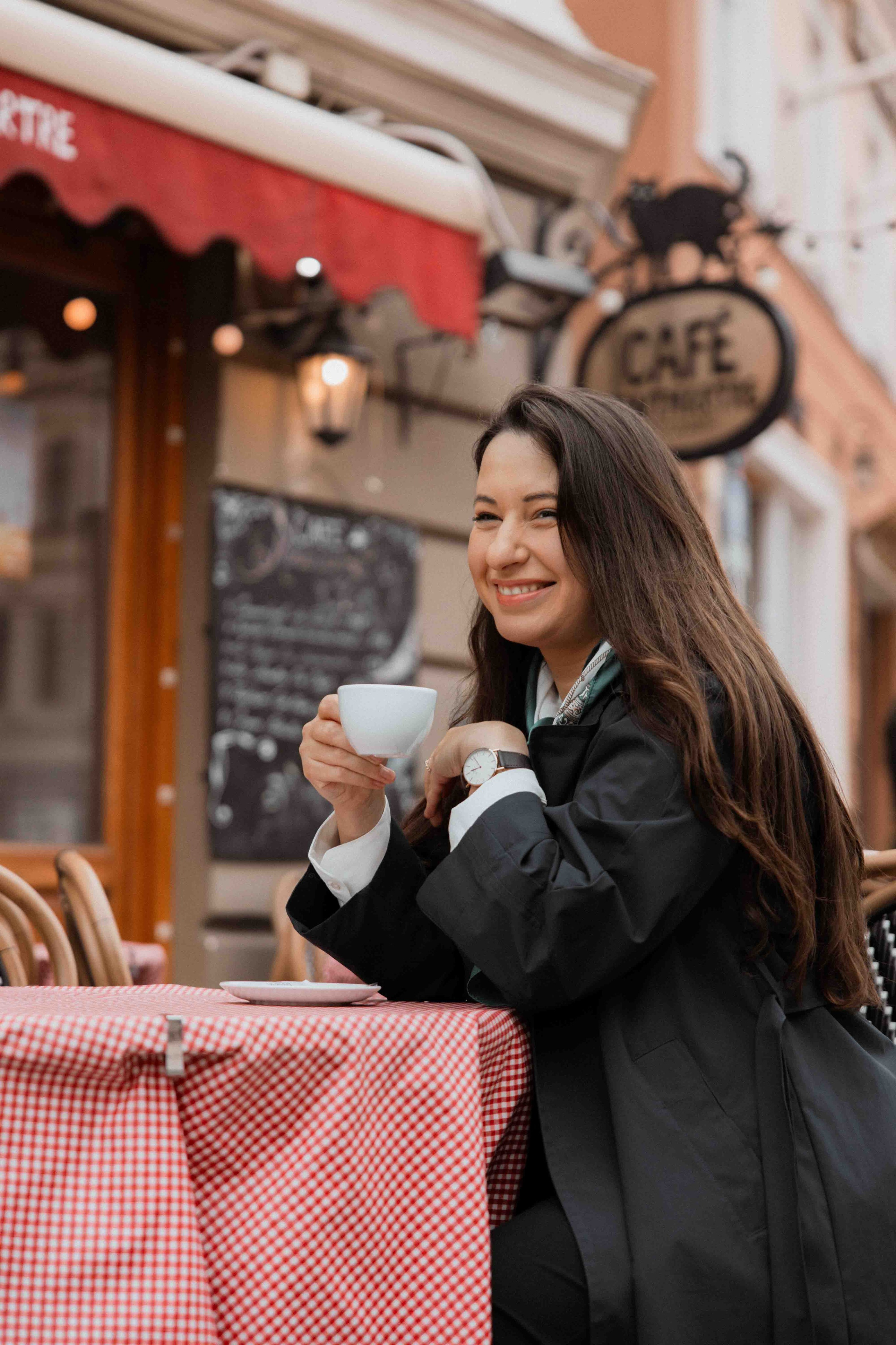 Top geriausių kavinių sąrašas Vilniuje — vietos įspūdingoms fotosesijoms. Framed by Evelina | Vestuvių fotografė