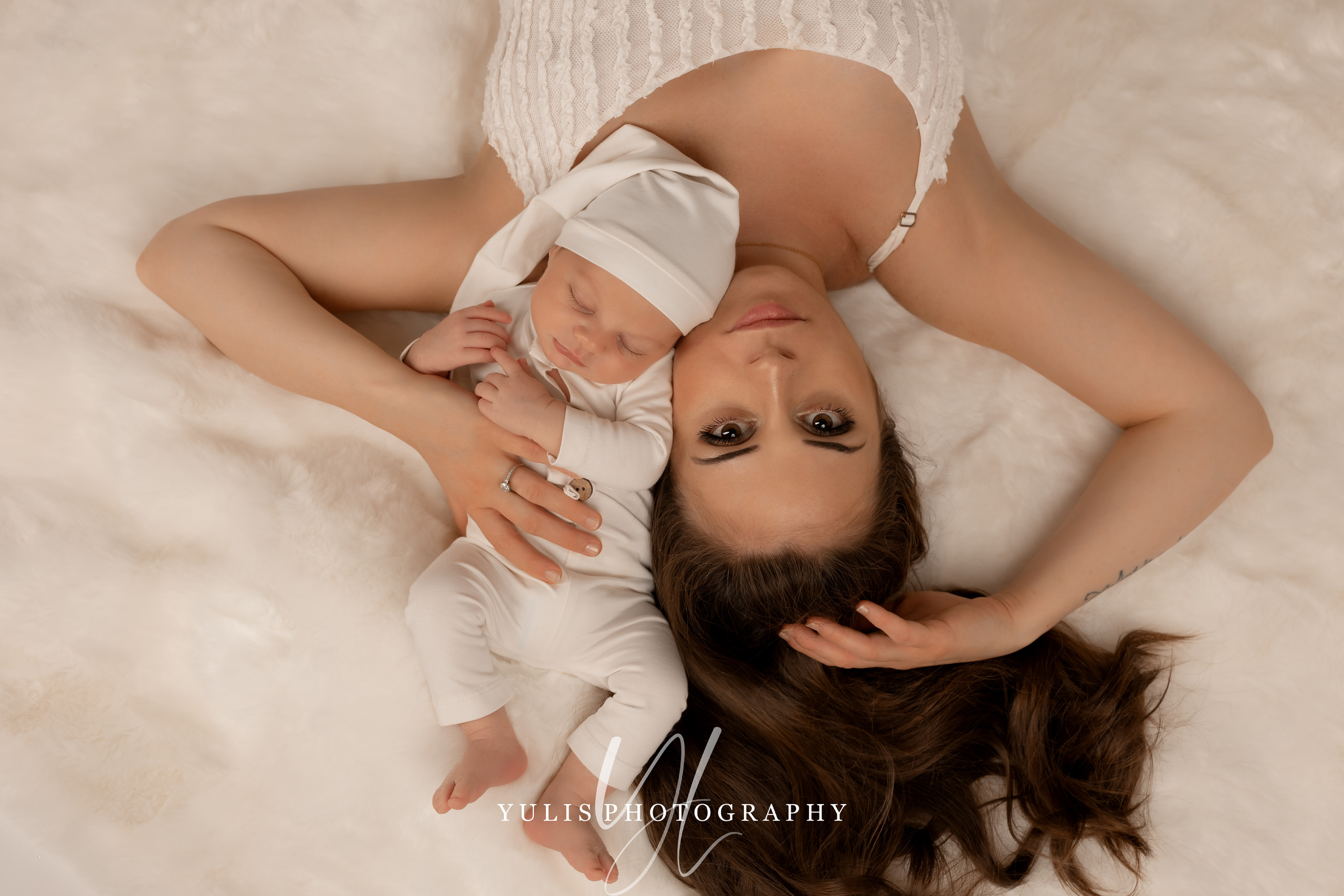 SERVIZIO FOTOGRAFICO GRAVIDANZA servizio fotografico i cercando un fotografo di bambini e neonati nella tua zona, a Ravenna, in Emilia Romagna oppure a Bologna, Reggio Emilia, Firenze, Milano, Parma, Mantova, Ferrara, visita il mio sito yulisphotography , o la mia pagina Instagram o facebokper avere meglio un’idea del mio modo di lavorare. Potrai trovare diverse informazioni riguardanti i servizi fotografici che realizzo sia per mamme in gravidanza che per neonati e bambini.Ravenna fotografo neonati, bambini, gravidanze e famiglie.