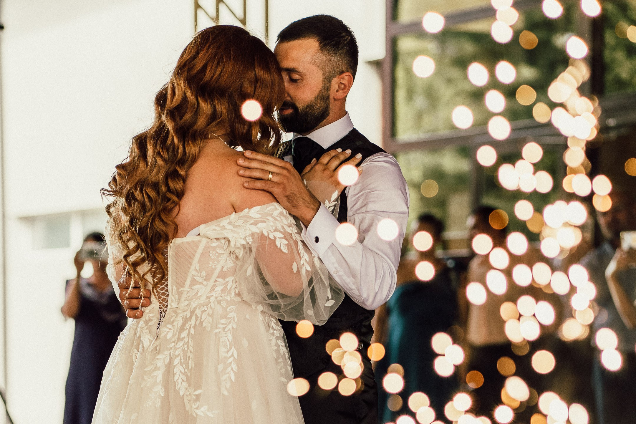 Nuntă la Motel Gilău în aer liber - Fotograf Nuntă Cluj. Horatiu Fat: Fotograf si Videograf Profesionist Nunta Cluj-Napoca