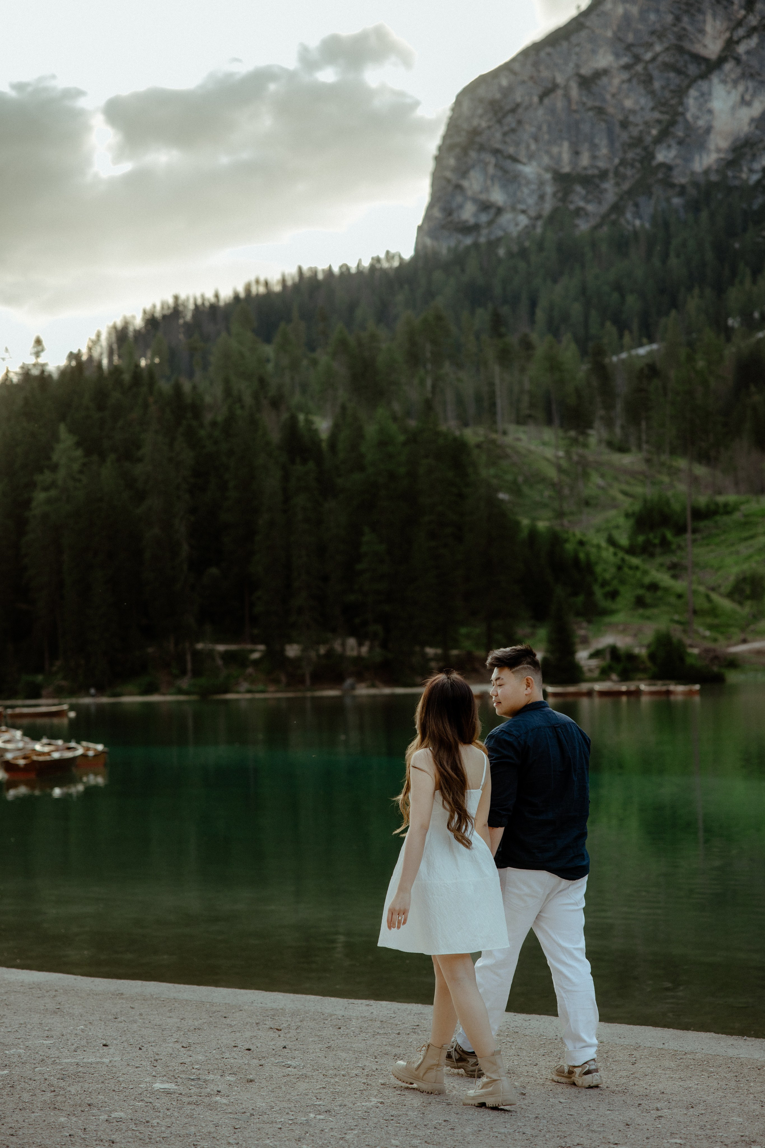 Sunrise proposal at Lago di Braies | Dreamy engagement in the Dolomites. Iceland elopement photographer & videographer