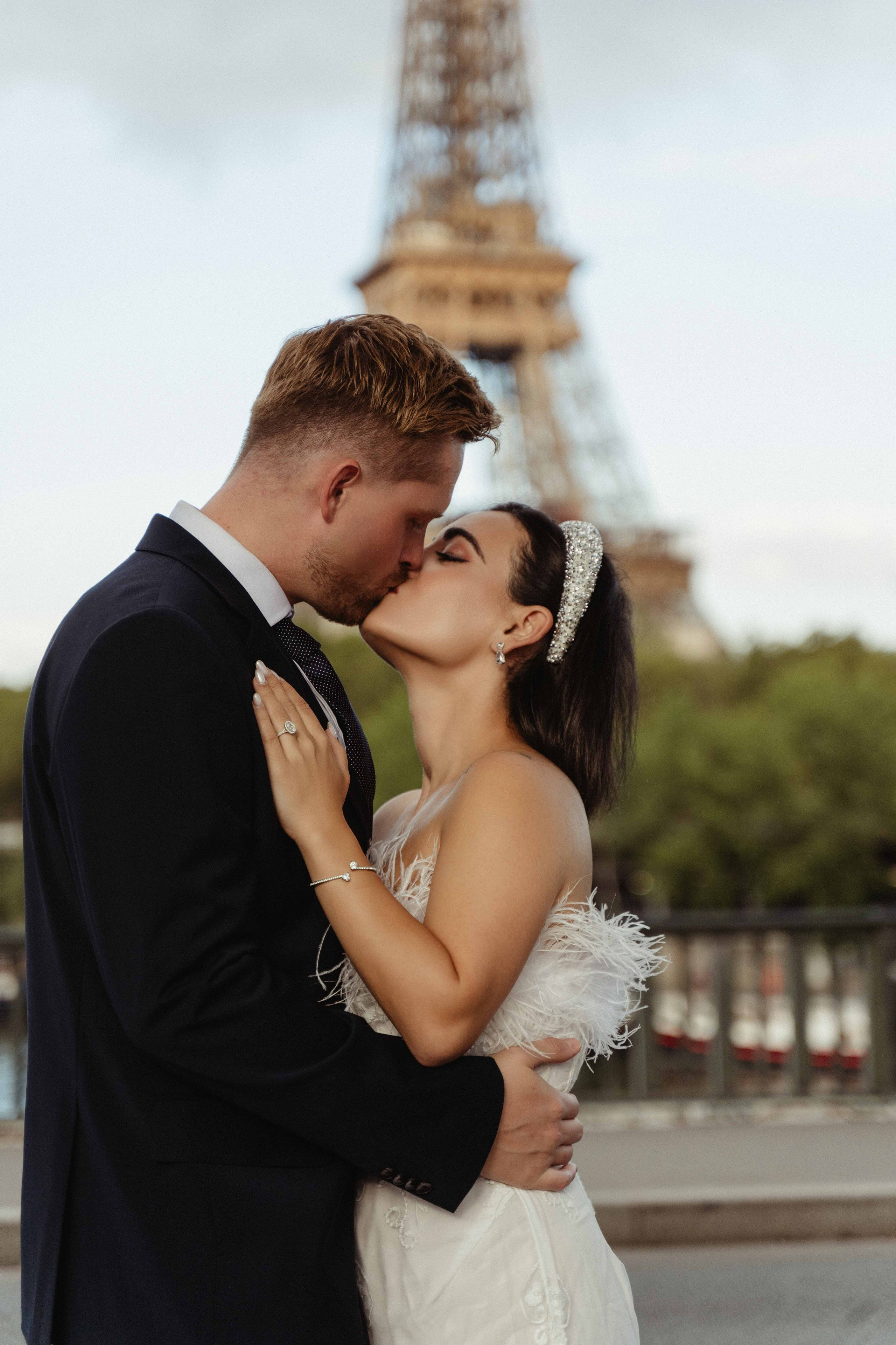 Photographer in Paris|Solo and groups, portraits & content, couples photo-shoot in Paris at the best locations