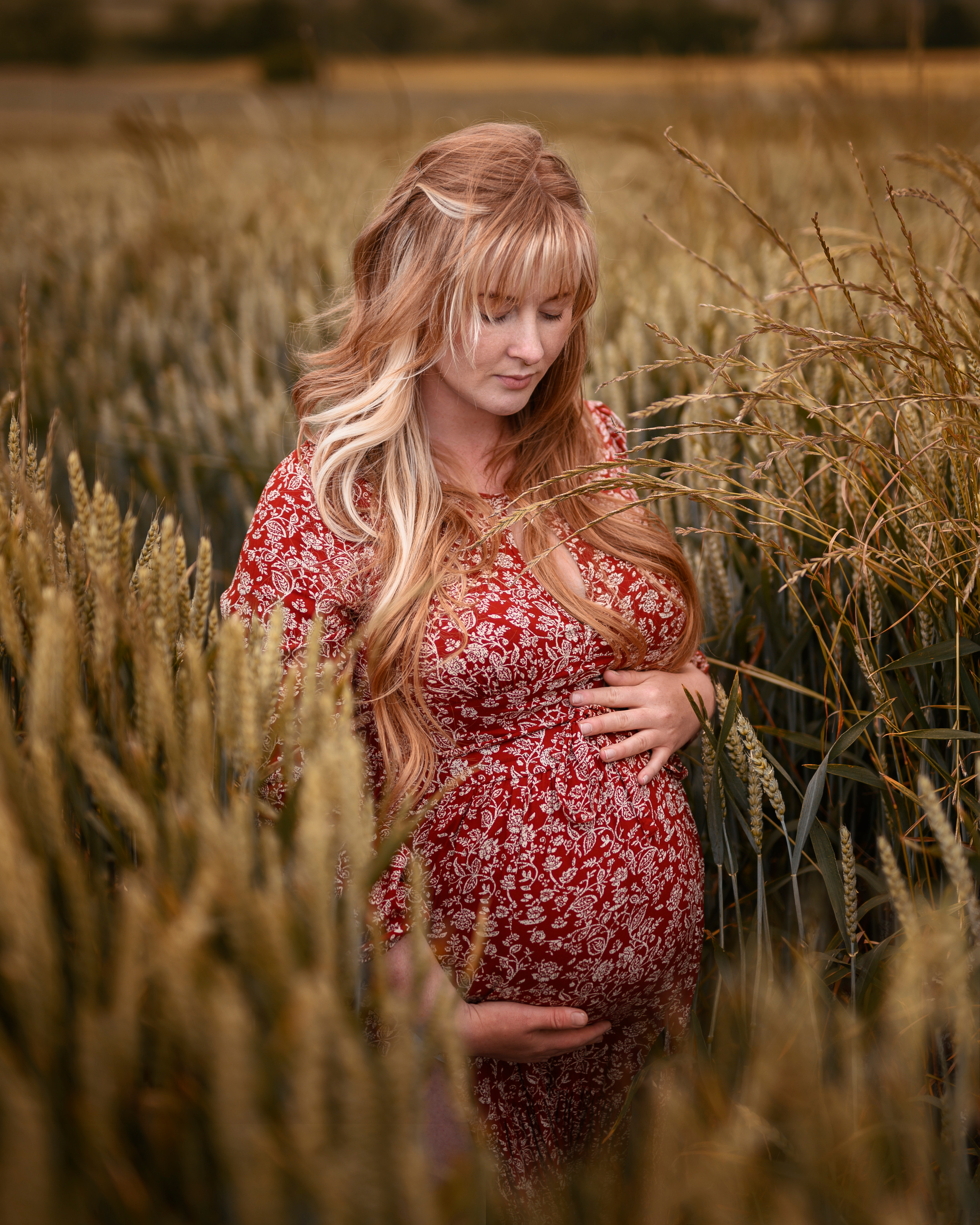 Pregnancy photoshoot in Ackworth. Rapley Photography | West Yorkshire Wedding & Portrait Photographer