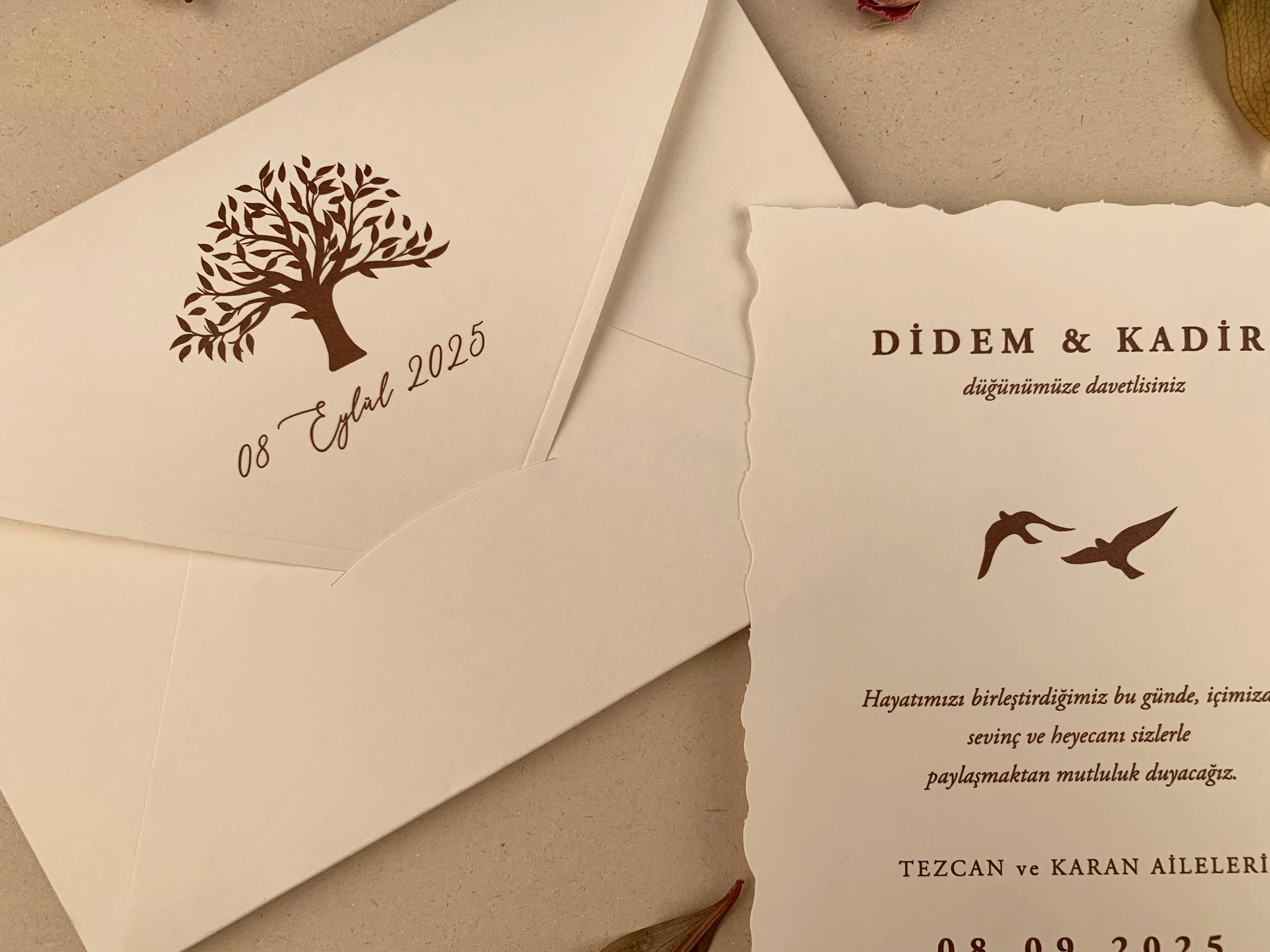 - invitații nuntă  - modele invitații nuntă  - invitații nuntă 2025  - invitații de nuntă elegante  - invitații de nuntă personalizate  - invitații nuntă online  - invitații nuntă handmade  - catalog invitații nuntă  - invitații originale nuntă  - invitații de nuntă moderne  - invitații nuntă vintage  - invitații nuntă rustice  - invitații nuntă clasice  - design invitații nuntă  - invitații de nuntă cu tematică.- invitații nuntă florale  - invitații nuntă boho  - invitații nuntă aurii  - invitații nuntă minimaliste  - invitații nuntă cu sigiliu  - invitații nuntă cu acuarelă  - invitații nuntă cu fotografie  - invitații nuntă cu inițiale  - invitații nuntă elegante alb-negru  - invitații nuntă cu hârtie texturată  - invitații nuntă cu decupaj laser  - invitații nuntă cu flori uscate. - print invitații nuntă  - invitații nuntă personalizate cu numele mirilor  - invitații nuntă cu plic inclus  - invitații nuntă cu cartolină dublă  - invitații nuntă calitate premium  - invitații nuntă ieftine  - invitații nuntă rapide.- invitații nuntă România  - invitații nuntă București / Botoșani . Iași suceava- invitații nuntă cu livrare în țară  - invitații nuntă online România.- „Invitație de nuntă elegantă cu design floral și plic crem”  - „Model de invitație de nuntă vintage cu sigiliu de ceară”  - „Set complet invitații de nuntă personalizate cu inițialele mirilor”  - „Invitație de nuntă modernă cu design minimalist și text negru pe fundal alb”  - „Invitație de nuntă rustică pe hârtie kraft cu șnur de iută”  - „Invitație de nuntă cu decupaj laser și detalii aurii” - „Invitație de nuntă în stil boho cu imprimeu floral colorat”  - „Invitație romantică de nuntă cu flori uscate și panglică din satin”  - „Invitație de nuntă clasică cu monogramă și font caligrafic”  - „Invitație de nuntă în stil glamour cu folie aurie și text embosat”- „Model de invitație de nuntă 2025 cu design elegant și font modern”  - „Cele mai noi invitații de nuntă 2025 – stil floral, sofisticat”