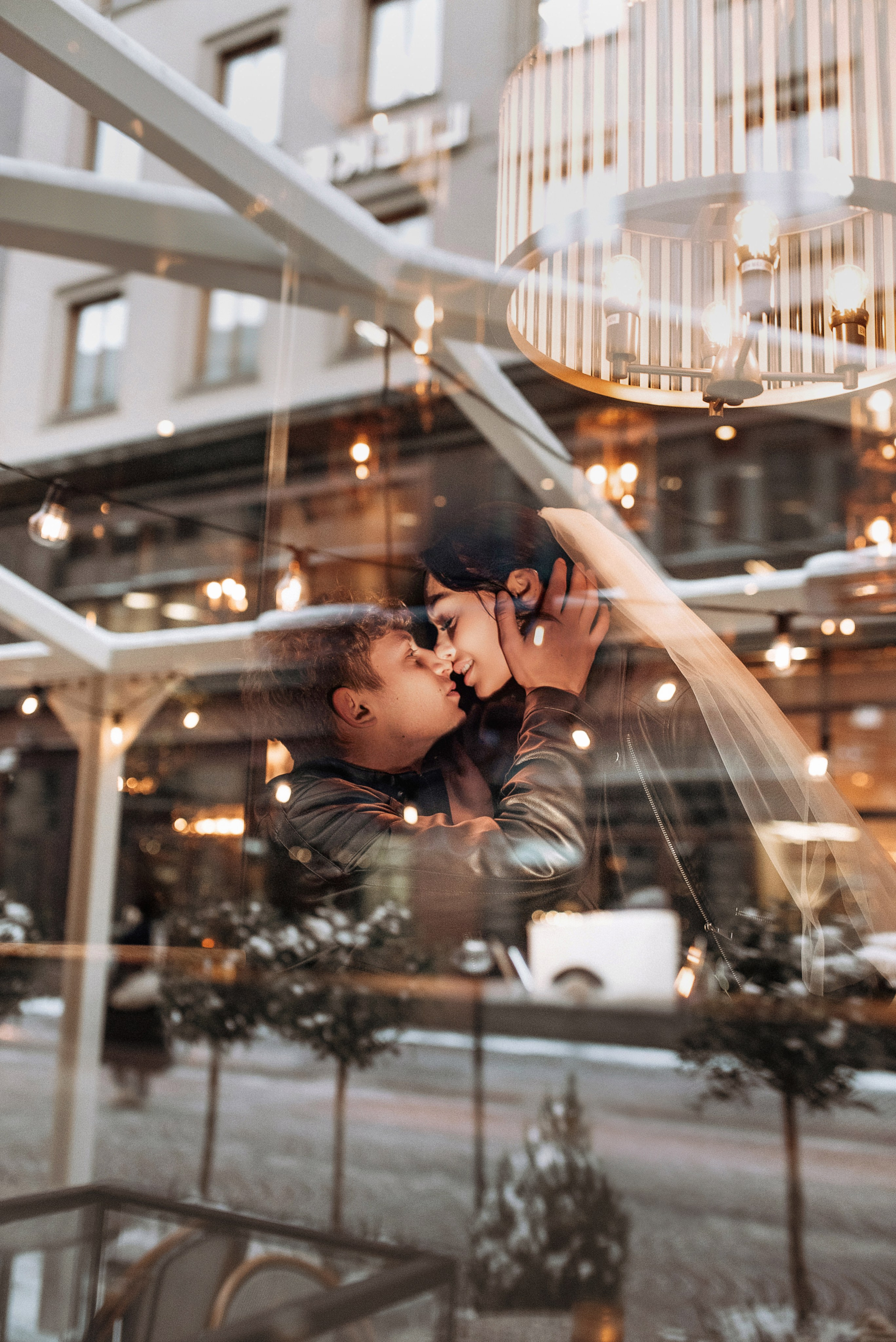 Elegant wedding photography capturing love and emotions in the Helsinki metropolitan area.