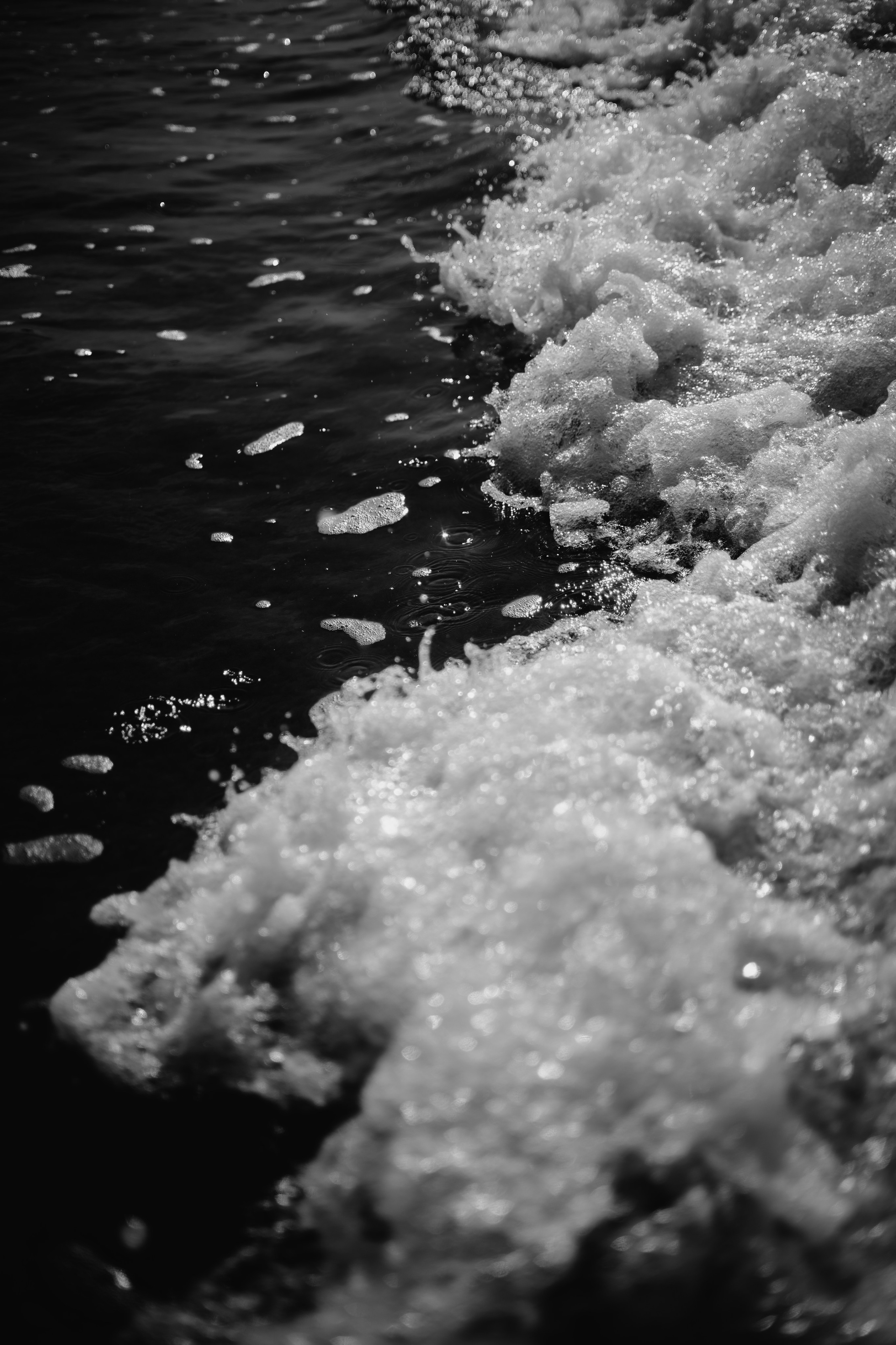 Photoshoot with a surfboard | BW