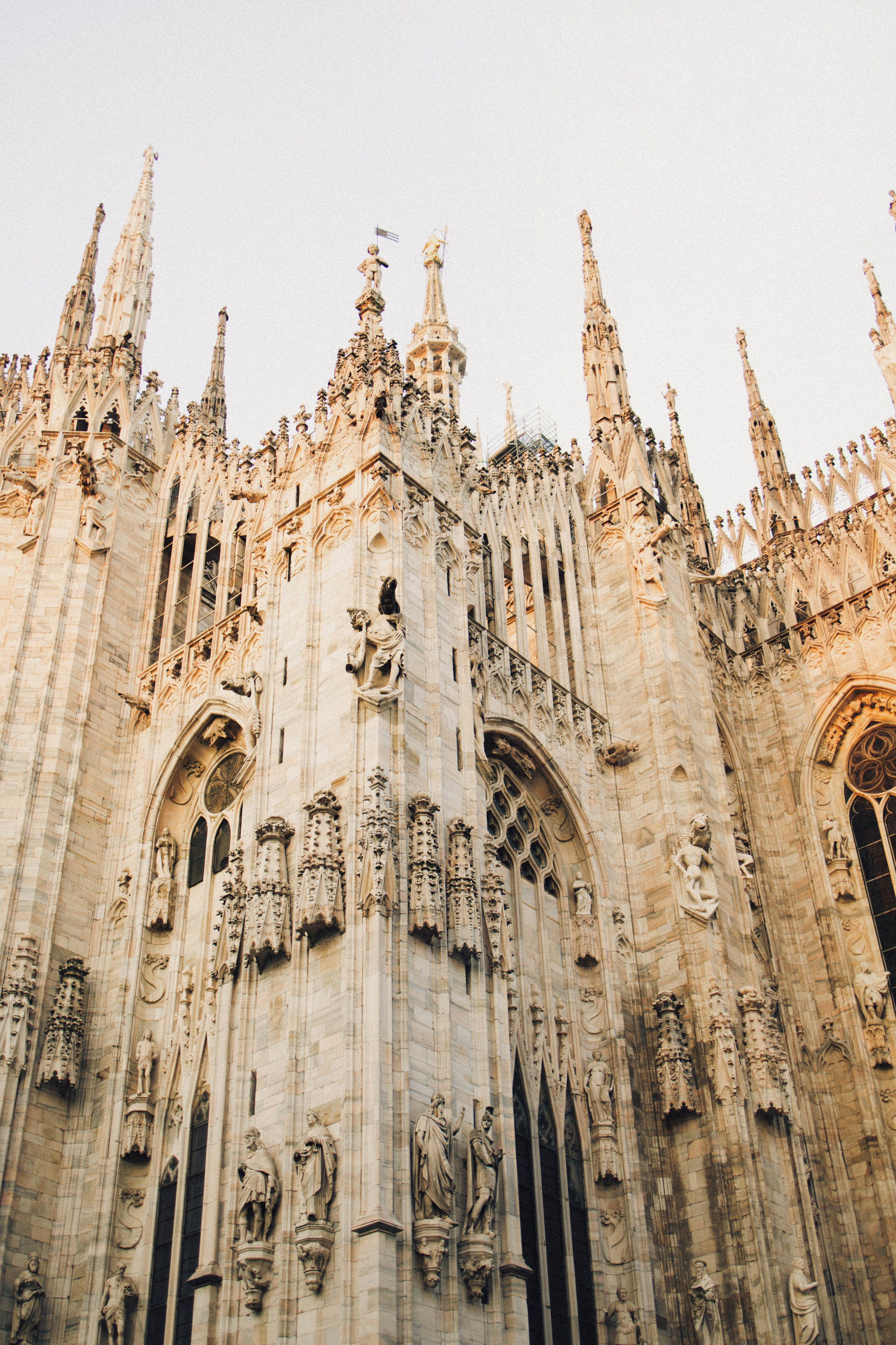Love Story in Milan | Coffee, Brera & Duomo Photoshoot. Liza Bizzaro — Italy Wedding, Love Story & Portrait Photographer in Milan, Turin, Piedmont and Across Italy