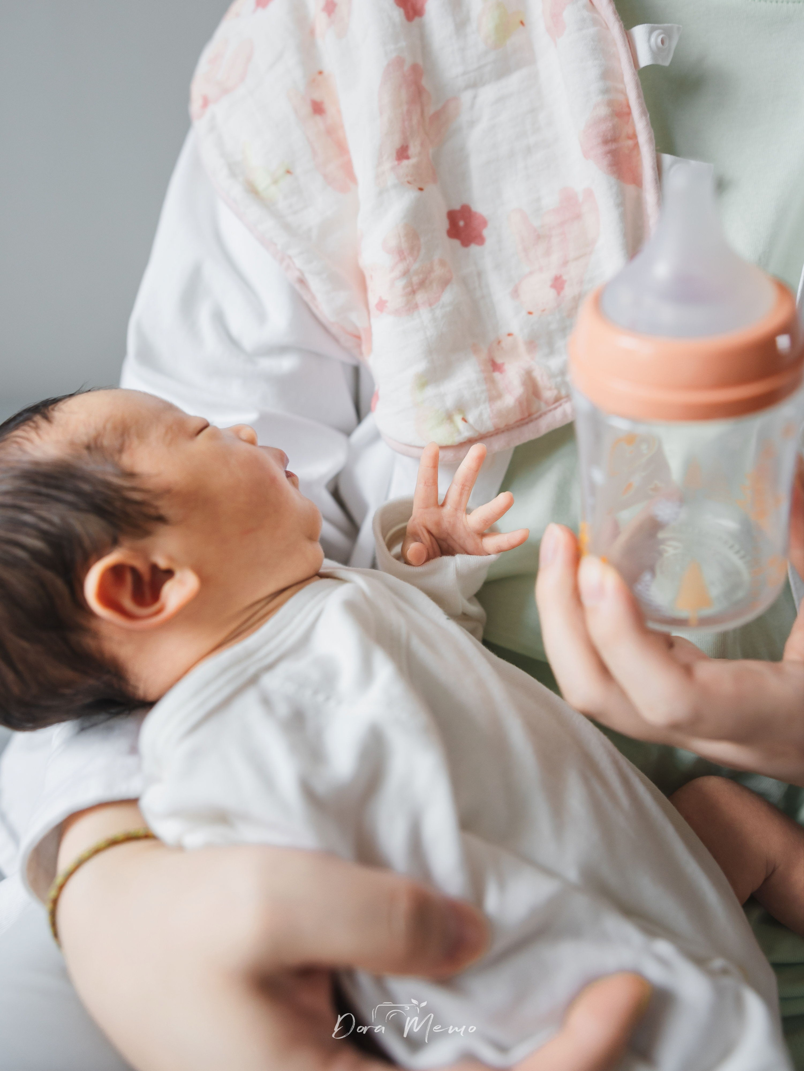 A Newborn at Home — Shanghai Family Photographer Documentary Session