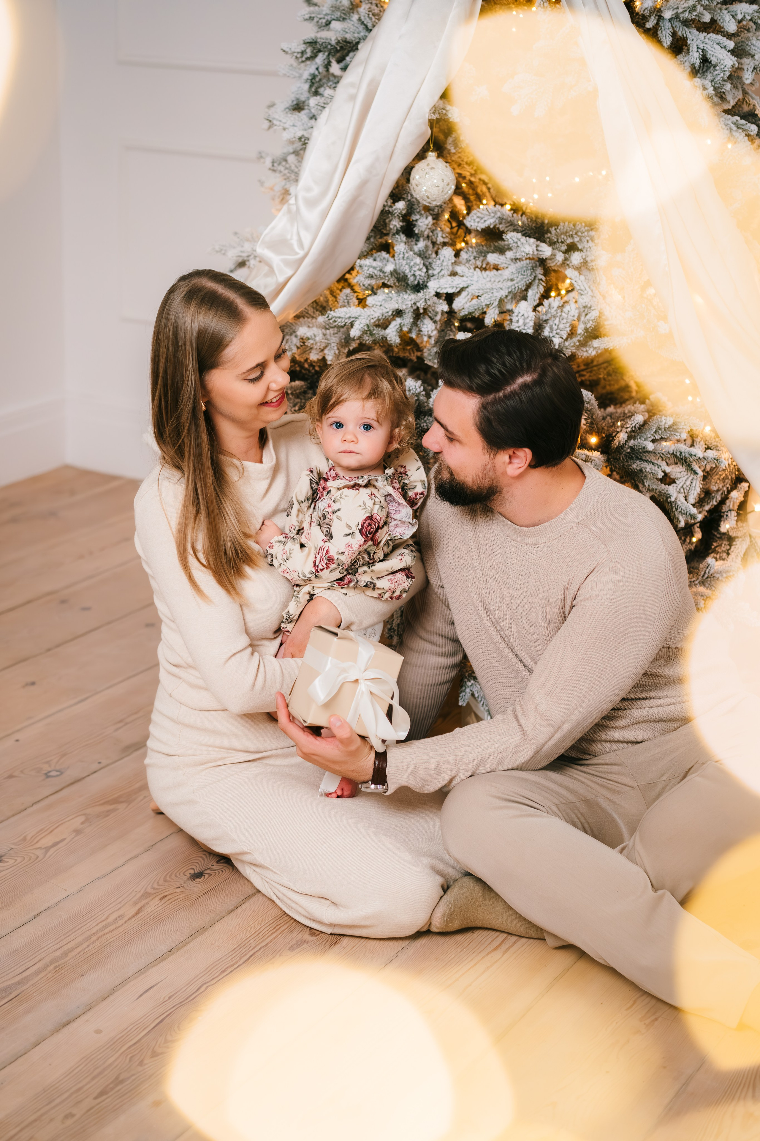 Minimalistyczne sesje świąteczne. Fotograf ślubny & lifestyle Gdańsk, Karolina Baczewska